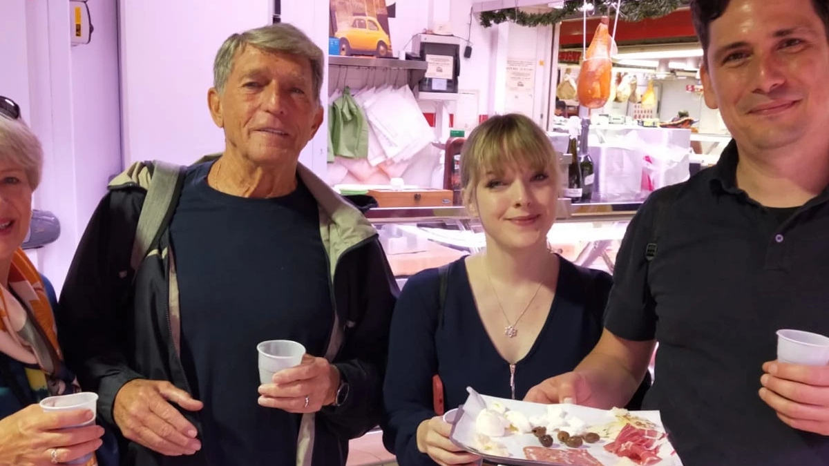 Mercato Trionfale and Prati food and wine tasting tour in Rome