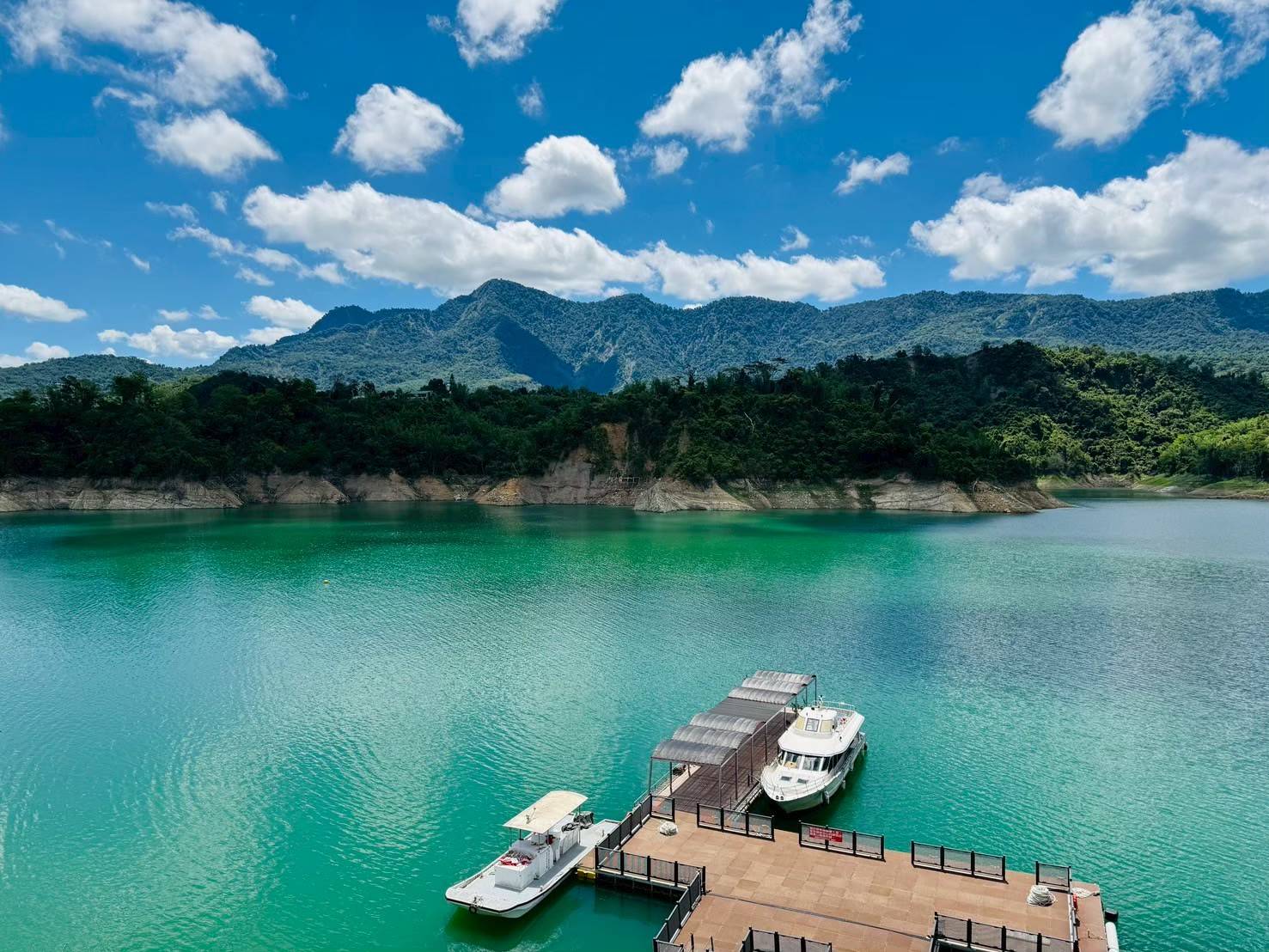 Chiayi: Zengwen Reservoir Sightseeing Yacht Tour - Fairyland Siraya