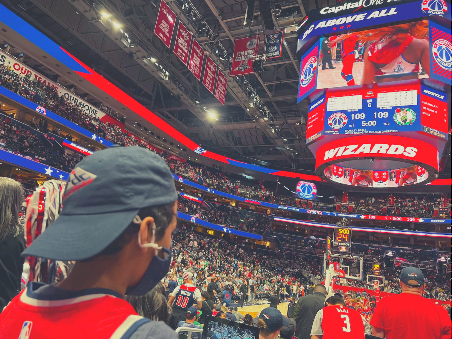 在 Capital One Arena 觀看華盛頓奇才隊籃球比賽