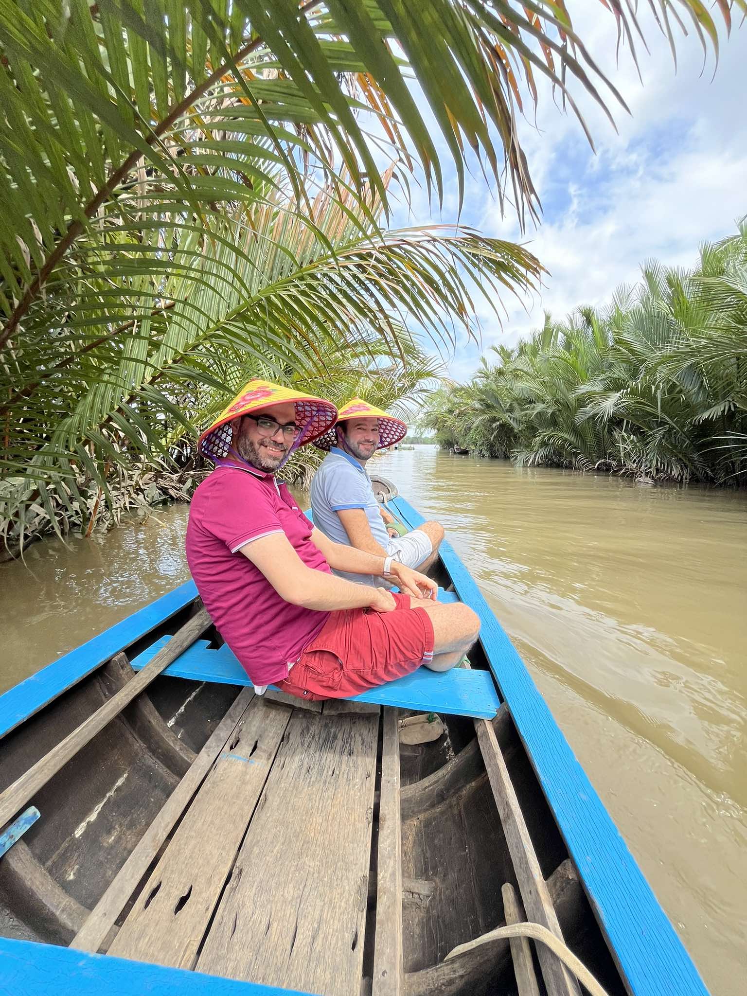 Mekong Delta VIP Tour with Limousine Transfer & Sampan Journey