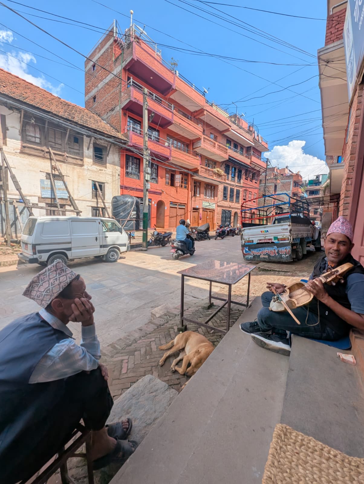 Kathmandu: A Folk Musical Sightseeing Experience 