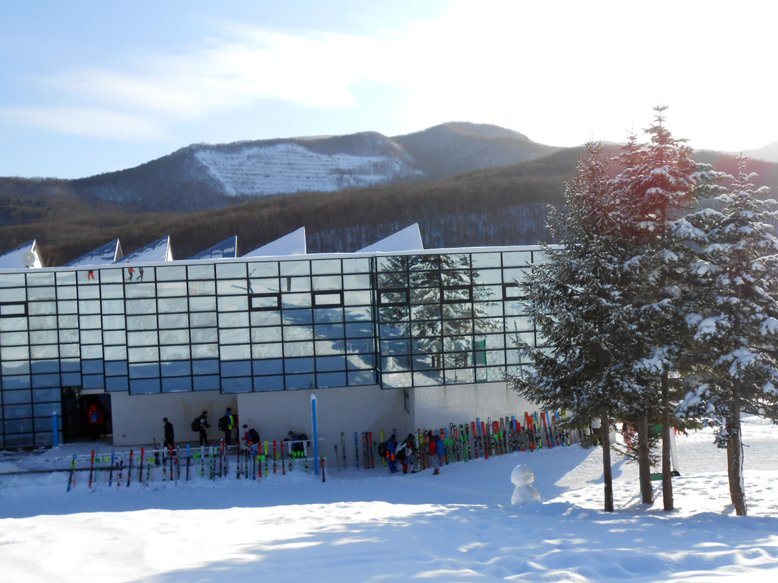 小樽朝里川溫泉滑雪場 1日纜車票 & 租借套裝