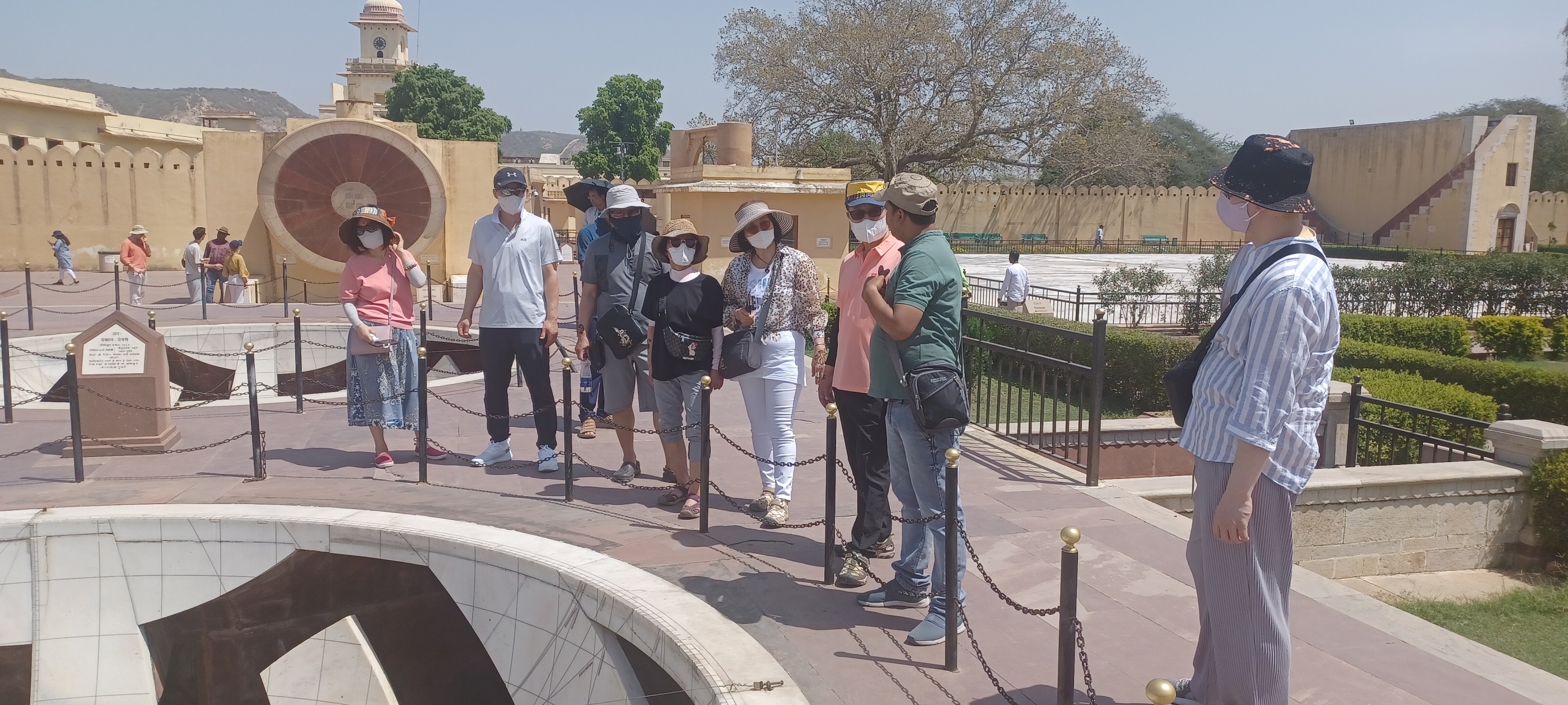 Visitors are watching Jantar Mantar with out Guide.