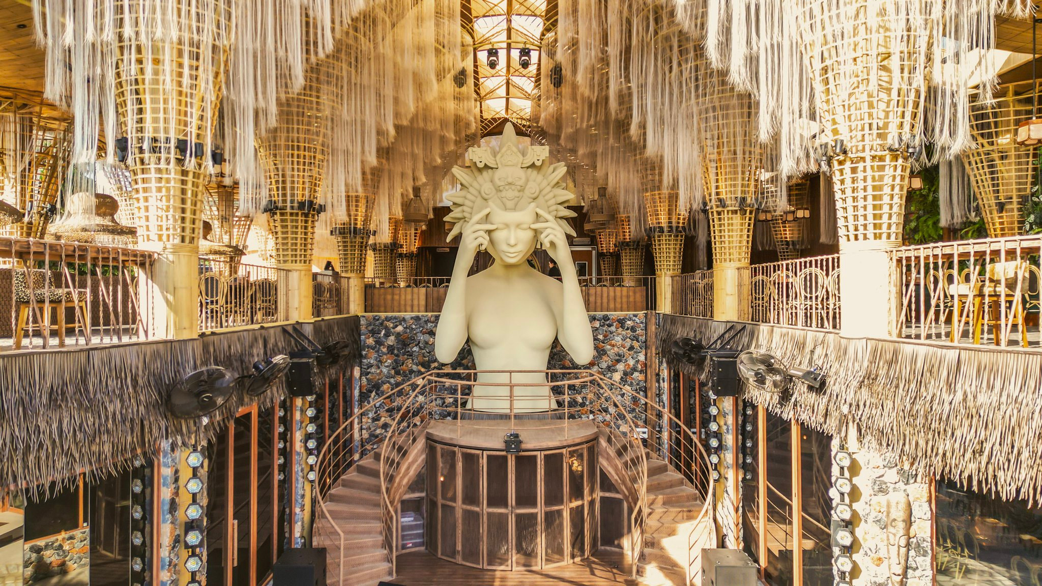 Bangkok Nightlife reservation service (Muin Lamaya Terra RCA )