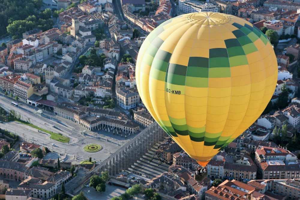 Hot air balloon flight in Segovia with optional transfer