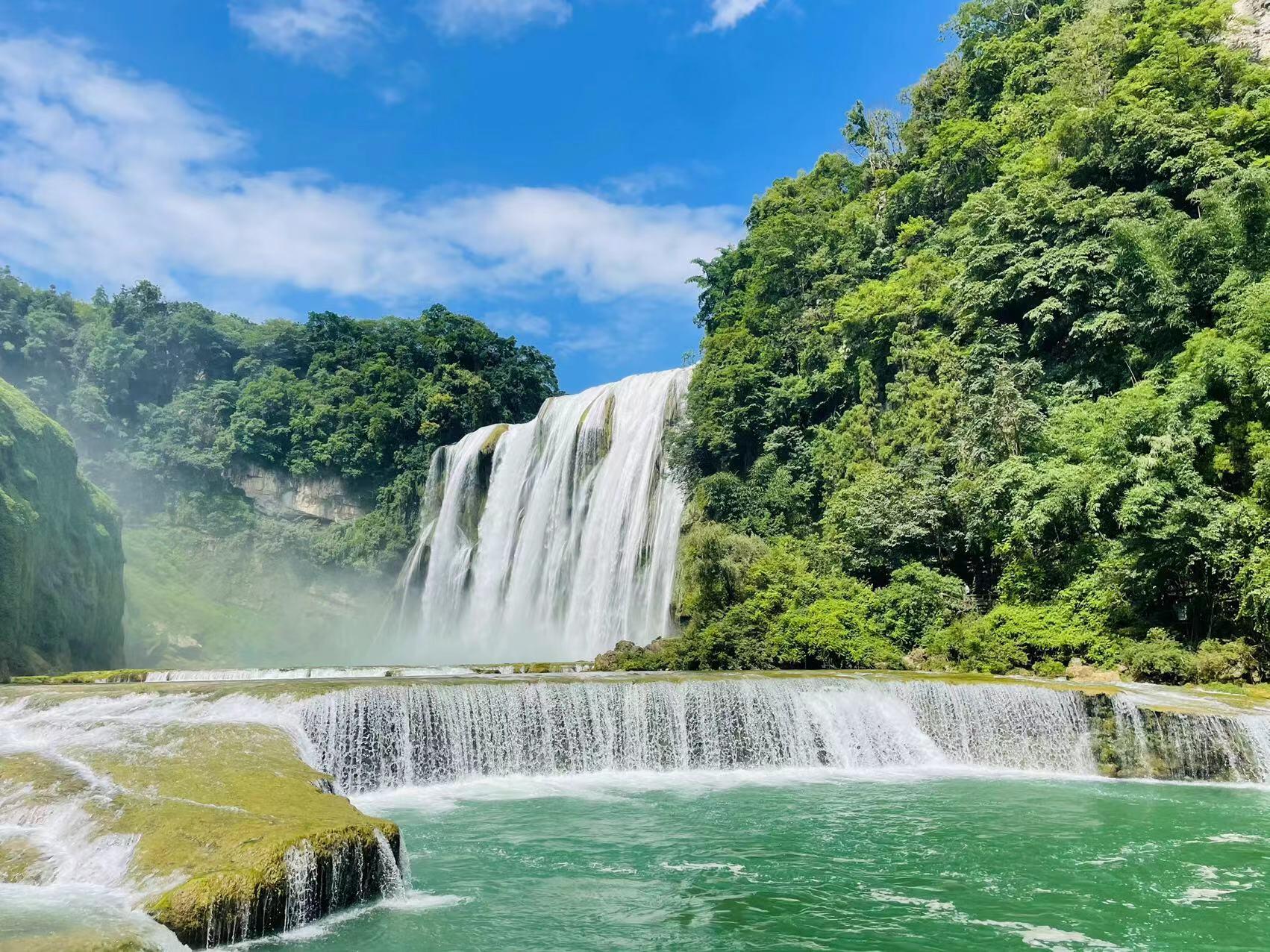 Premium 4-Day Guizhou Tour (5A National Scenic Spots + Huangguoshu Waterfall + Xiaoqikong in Libo + Xijiang Miao Village + Zhenyuan Ancient Town + Mount Fanjing Red Cloud Golden Summit + Miao Ethnic Long Table Feast + Round Trip from Guiyang)