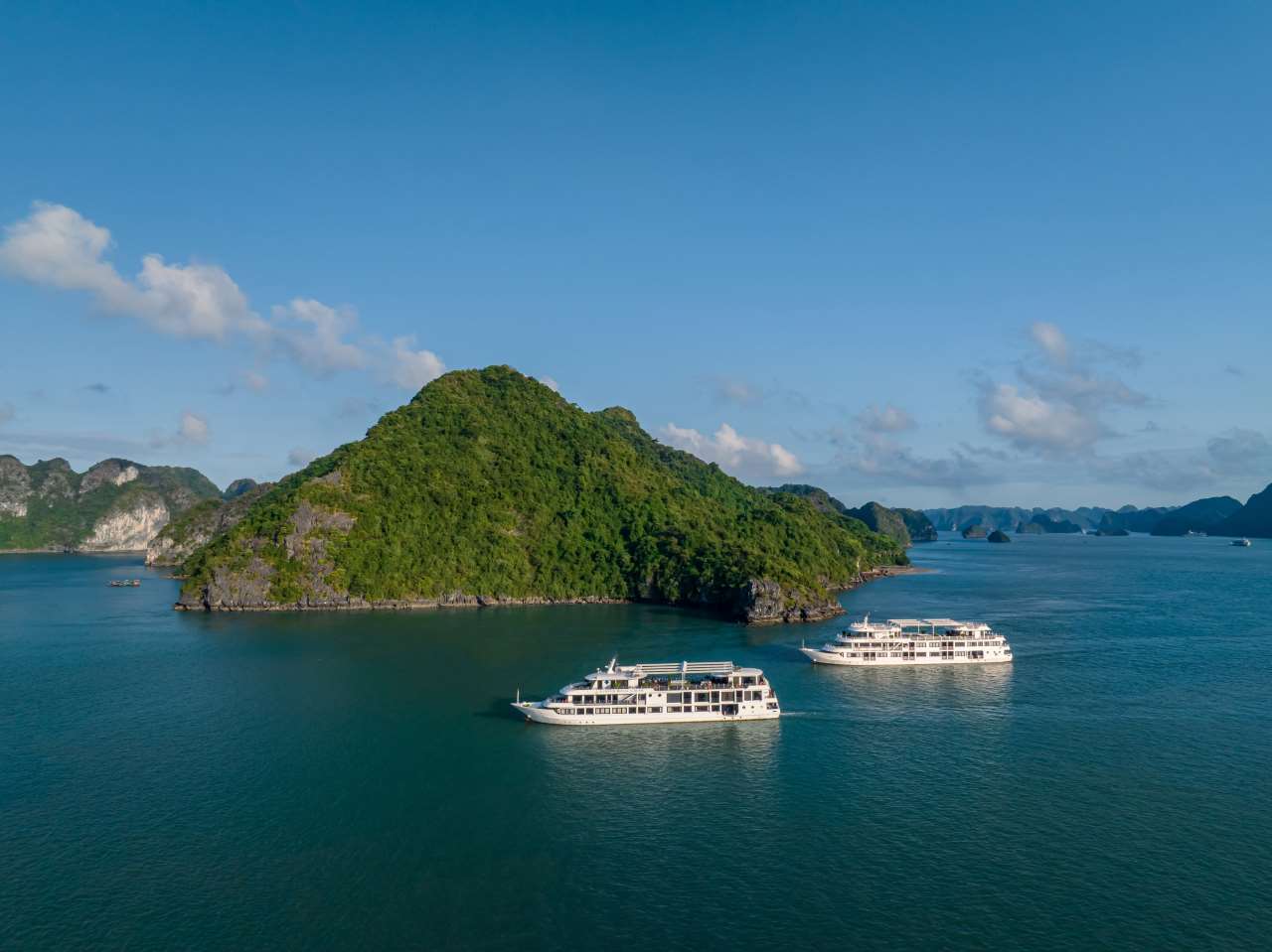 雅典娜豪華遊輪：3天2夜下龍灣 & 天堂島之旅