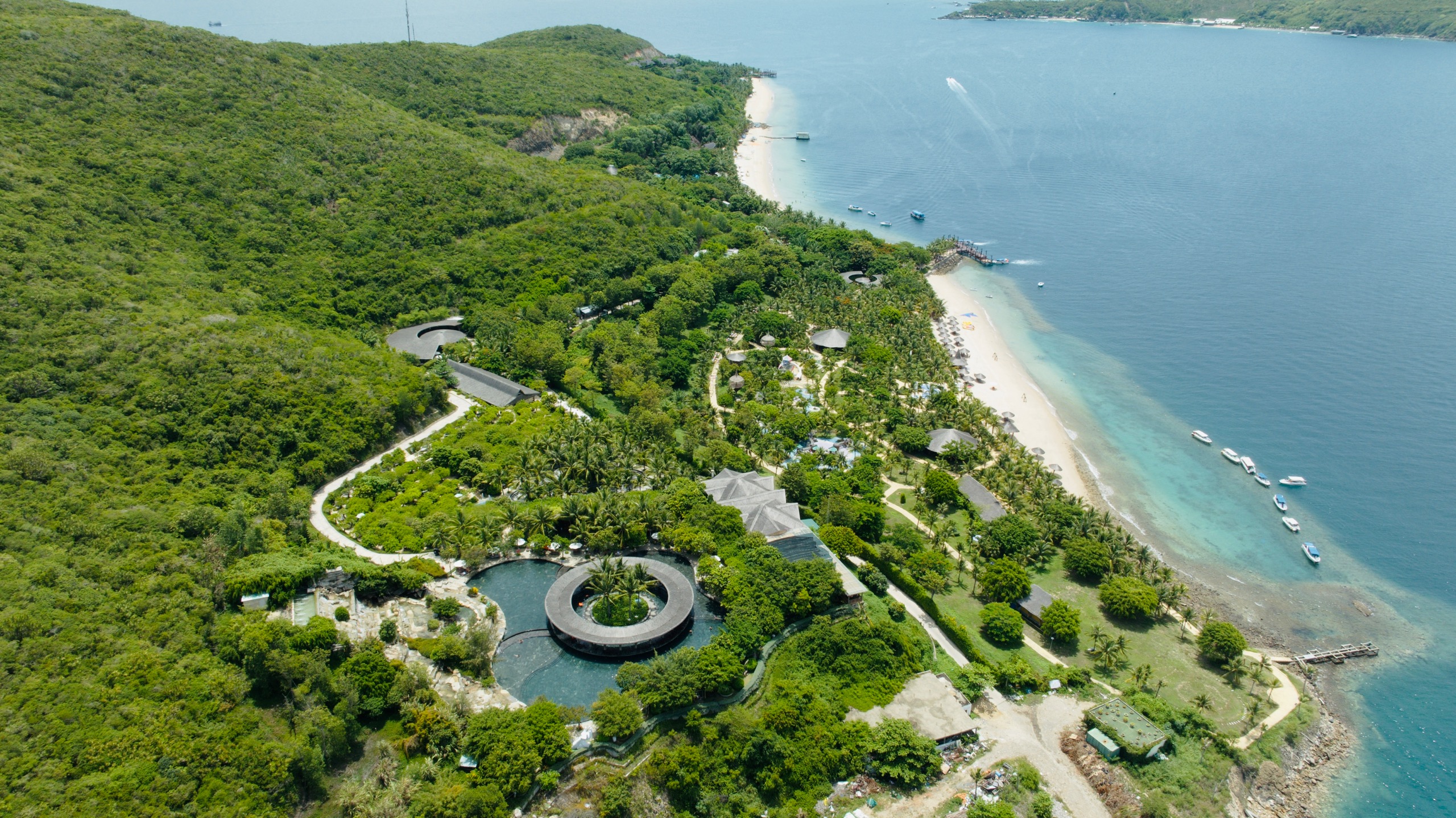 芽莊 (Nha Trang) 泥漿浴和漂浮酒吧船派對跳島遊