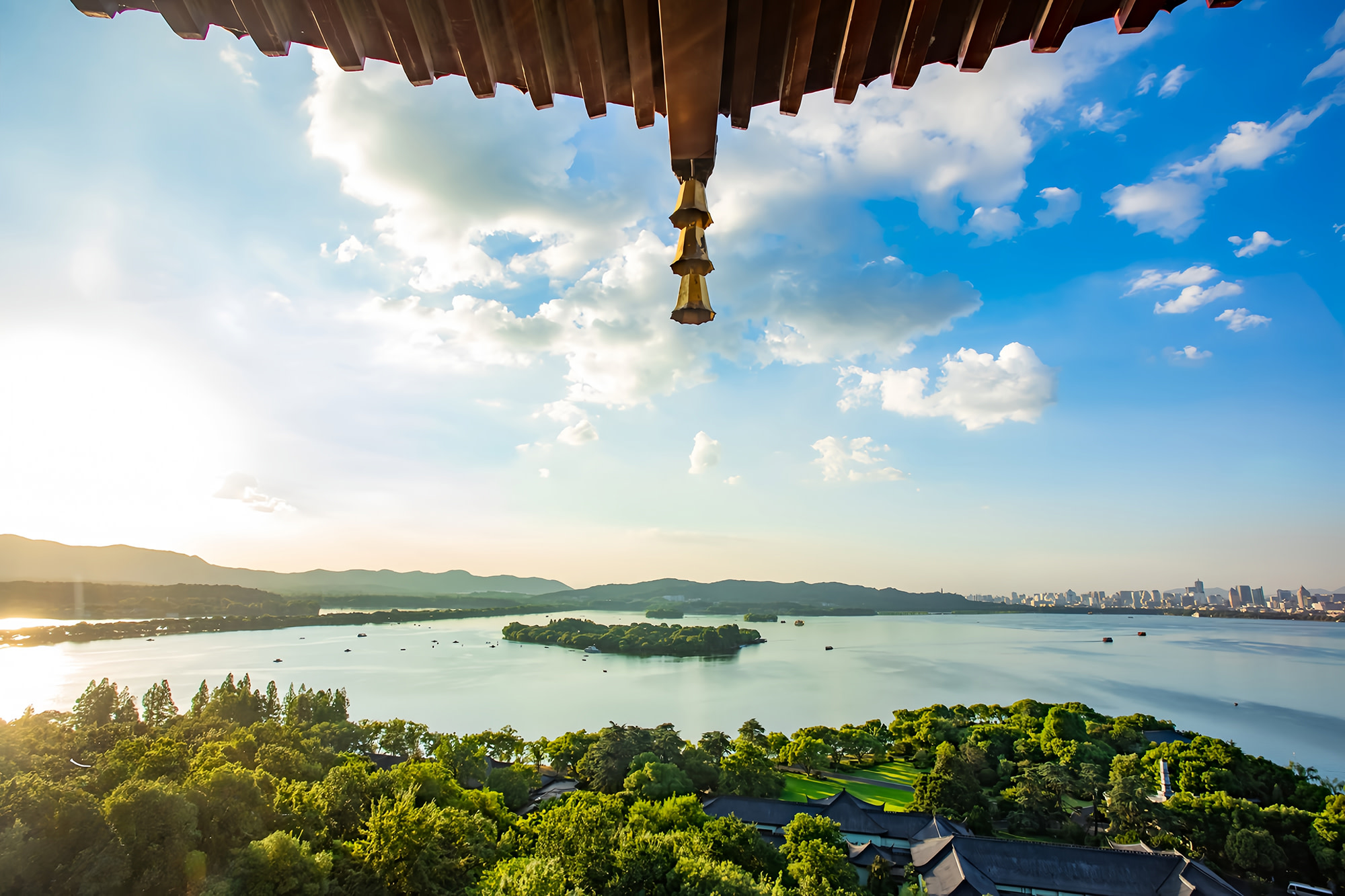 Hangzhou West Lake & Lingyin Temple Full-Day Cultural Exploration