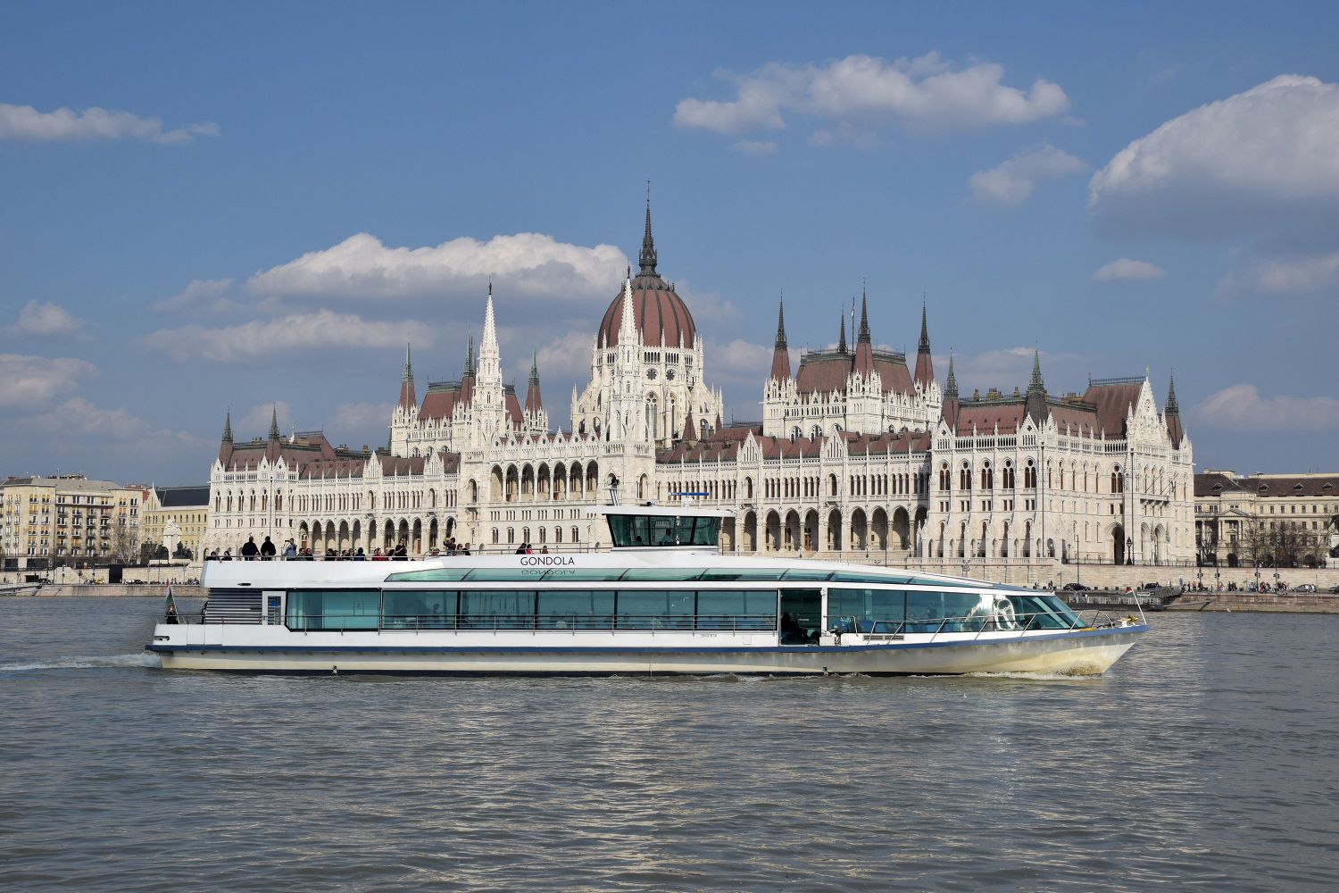 [SALE] Morning or Afternoon Sightseeing Cruise on Danube River in