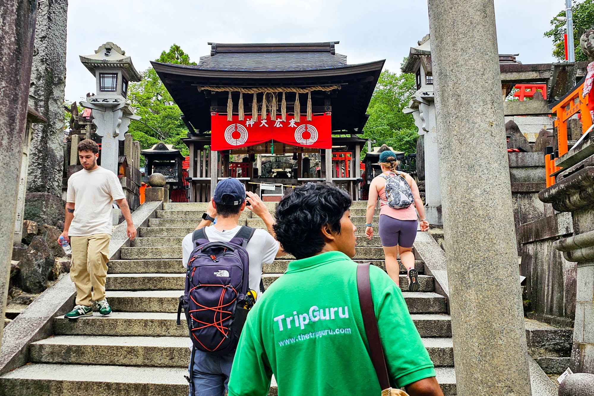 京都伏見稻荷大社小團徒步導覽遊