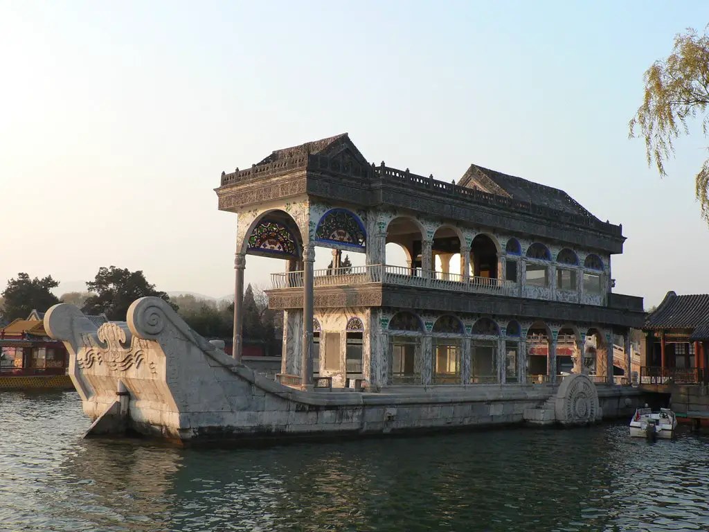 Move on to the Marble Boat which is a foreign style superstructure, back in the Qing dynasty it was supposed to be a symbol of stability.