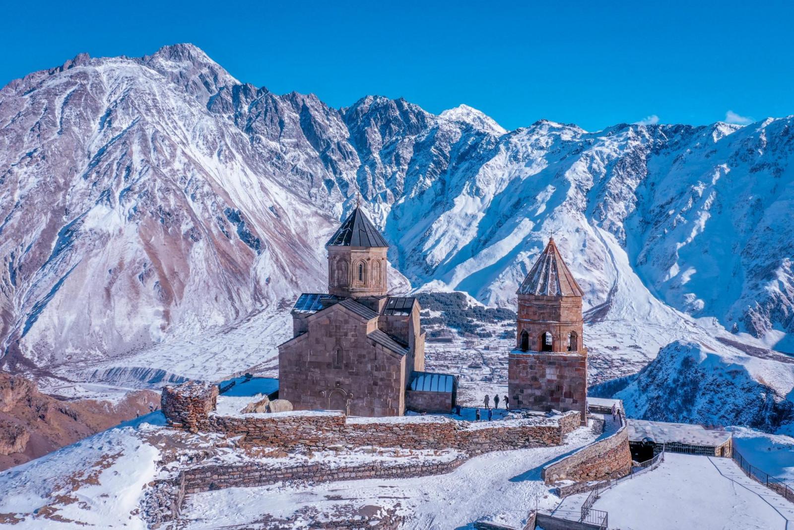 Private Tours From Tbilisi to Kazbegi Ananuri Gudauri Gergeti