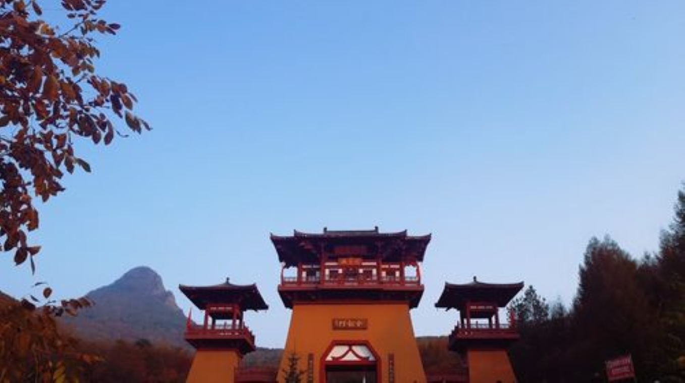 帽兒山景色與建築渾然一體，美不勝收