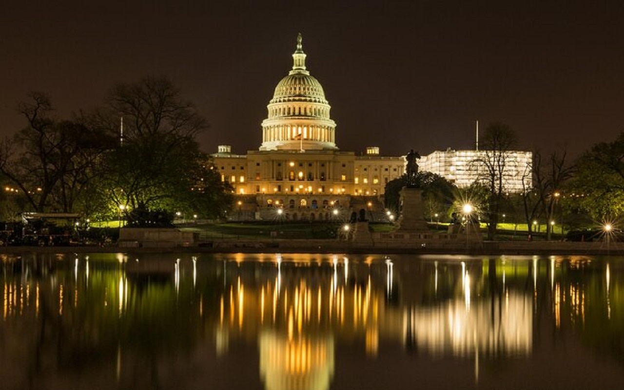 Washington DC Night Tour With Illuminated Memorials & Landmarks