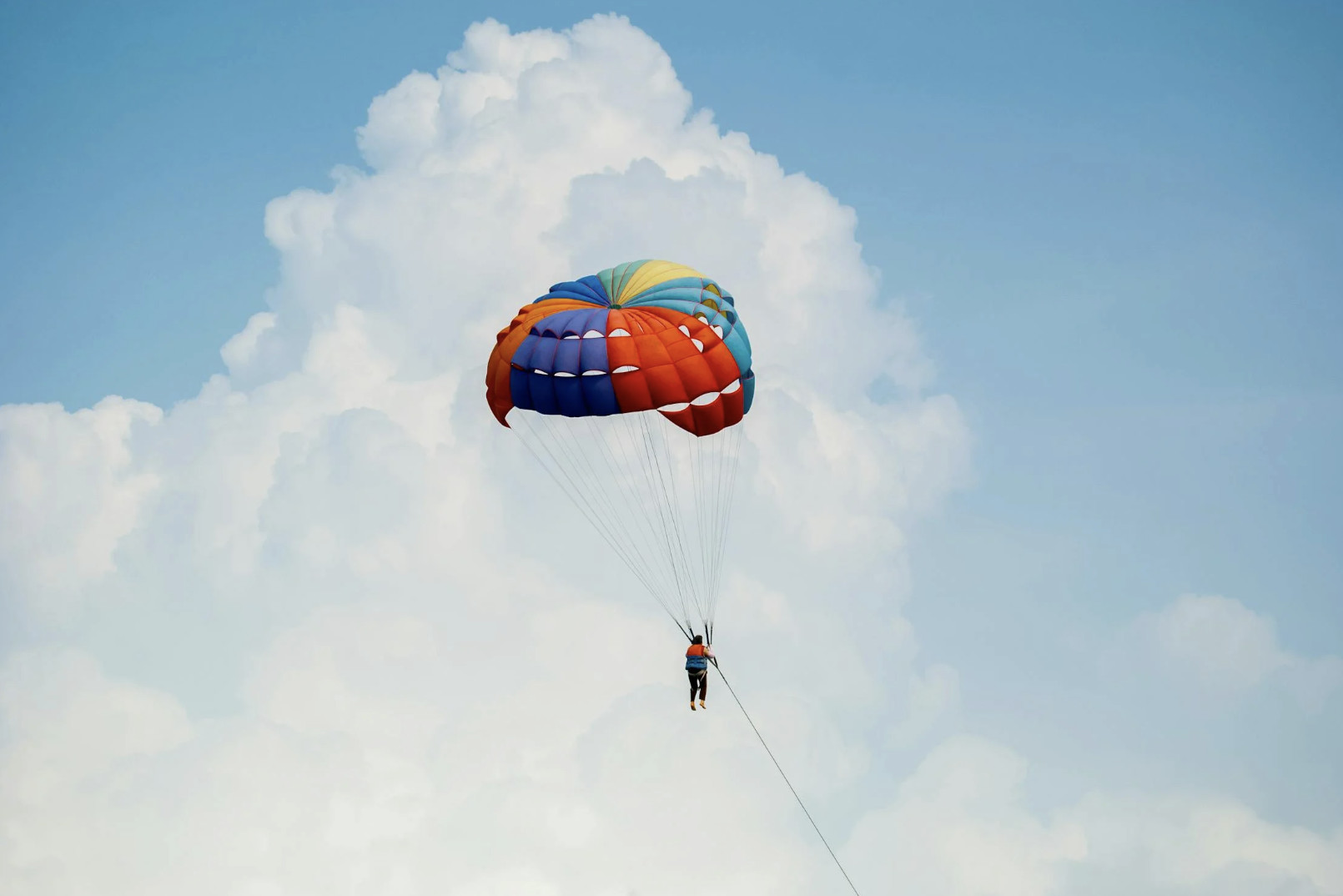 Donapaula Beach: Parasailing