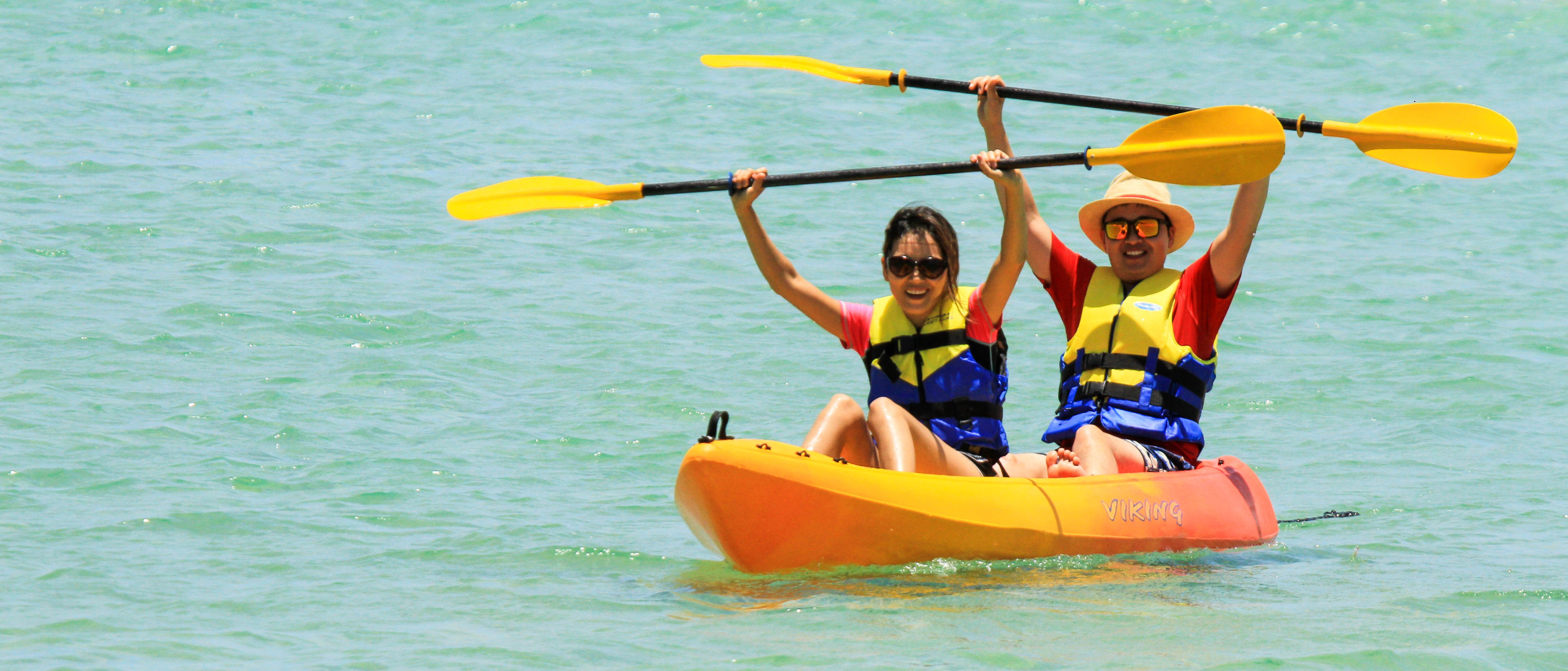 Noosa Dolphin Kayak Tour & Beach 4X4 Adventure