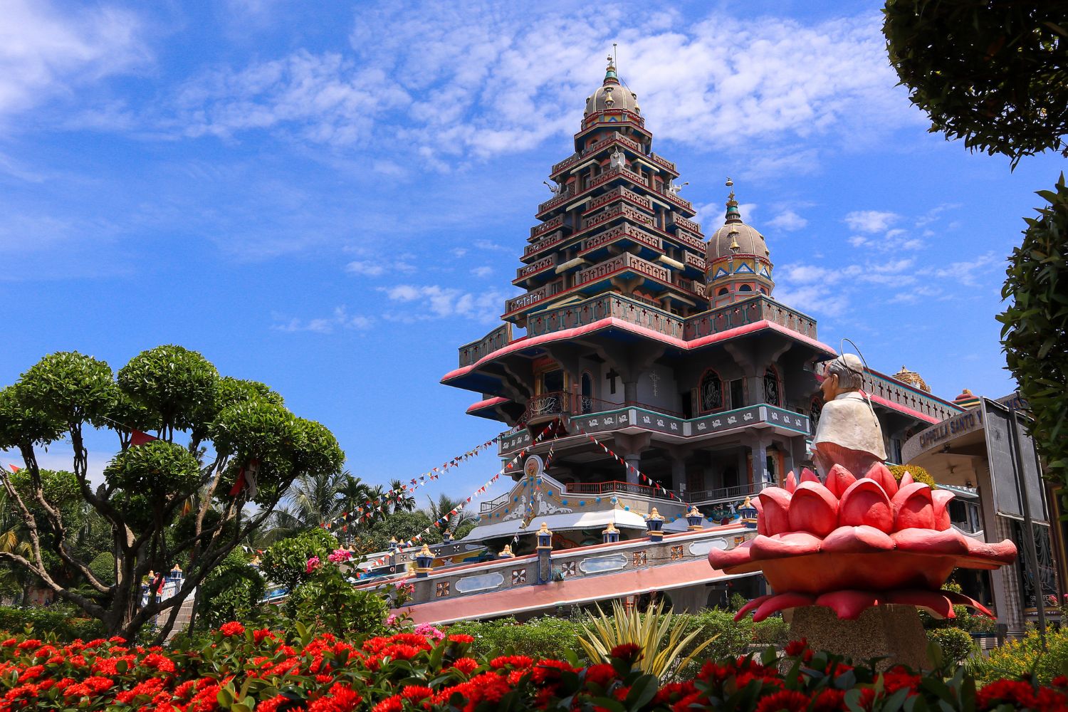 棉蘭馬裡安曼興都廟,是您棉蘭之旅的必遊之地 棉蘭馬裡安曼興都廟,是您棉蘭之旅的必遊之地