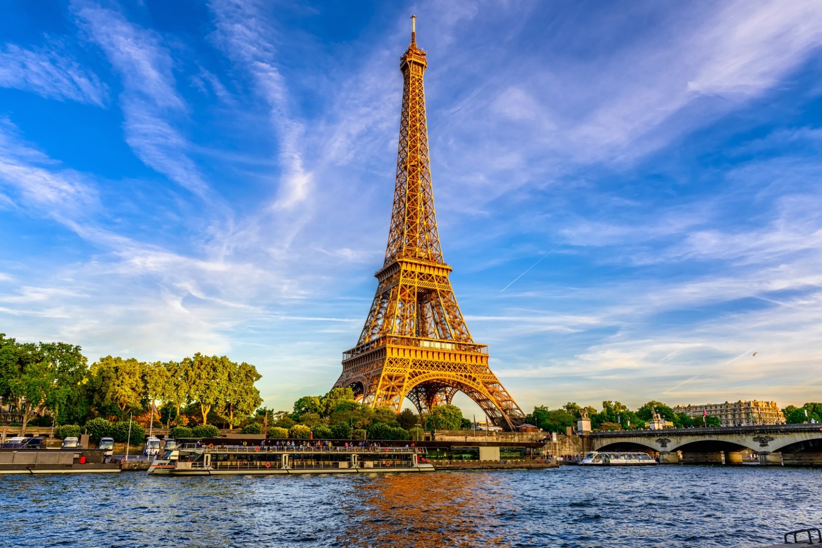 Eiffel Tower Tour with Optional Summit Access in Paris