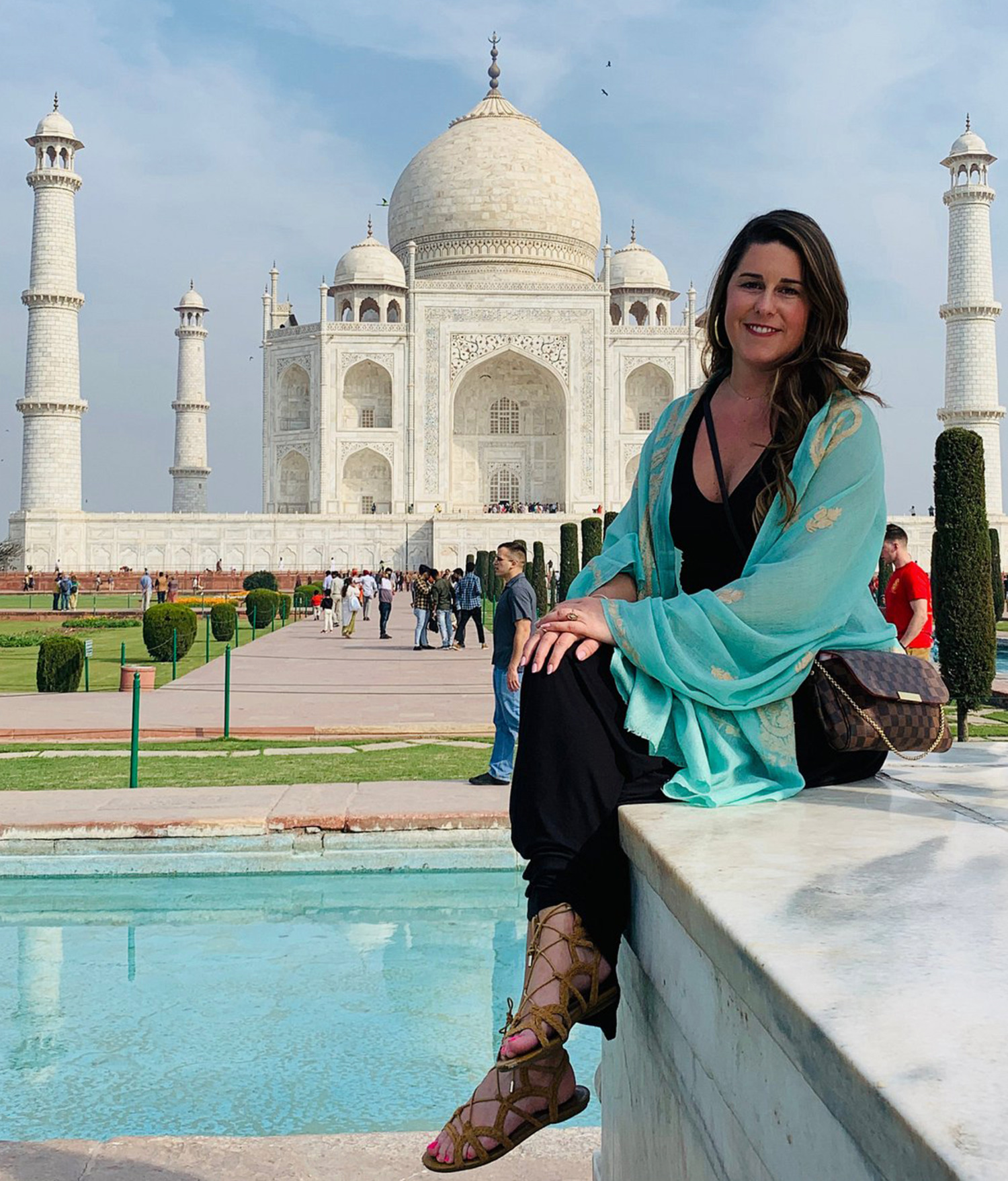 從德里出發，搭乘空調汽車前往泰姬瑪哈陵 (Taj Mahal) 和阿格拉 (Agra) 的日出之旅 - 全包式