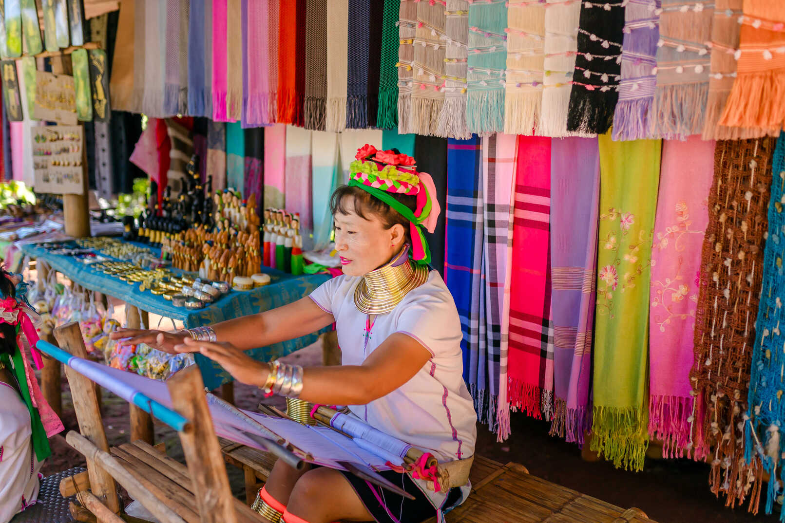 Discover White Temple, Black House & Blue Temple from Chiang Mai