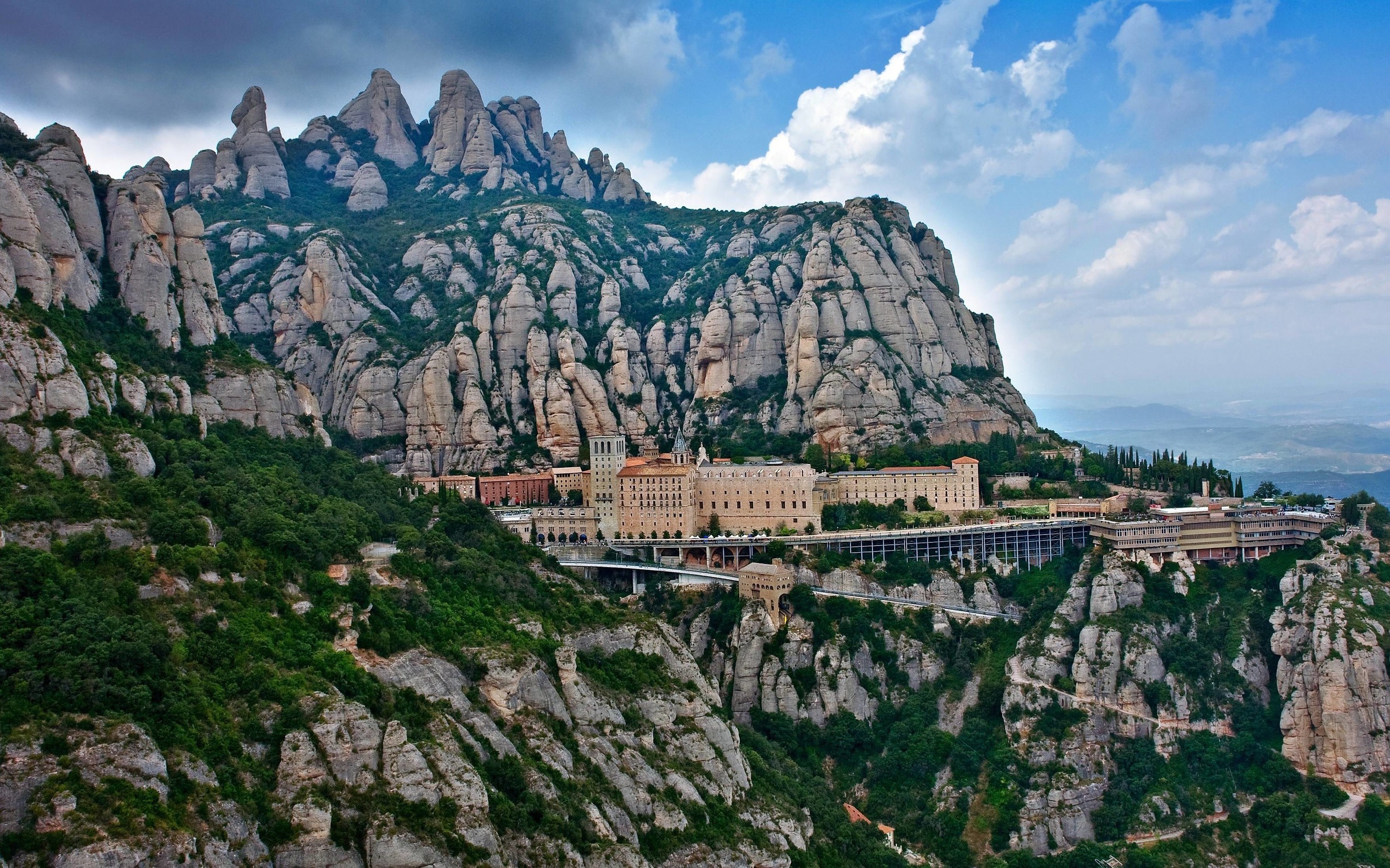 Montserrat, Girona & Costa Brava Full-Day Small Group Tour with Hotel Pickup 