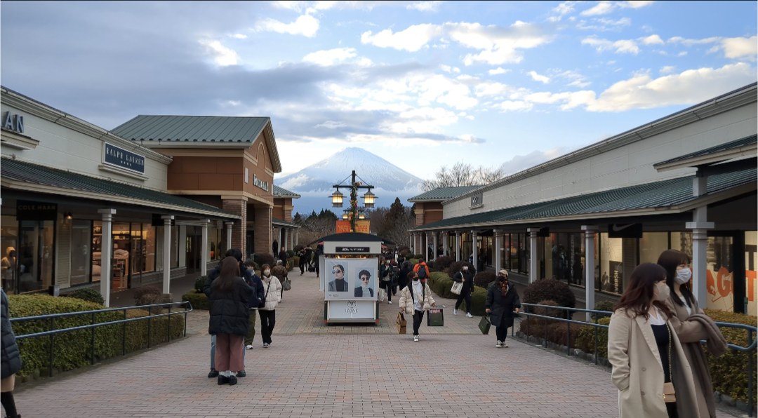 箱根煙火遊船 & 御殿場outlet + BBQ 晚餐