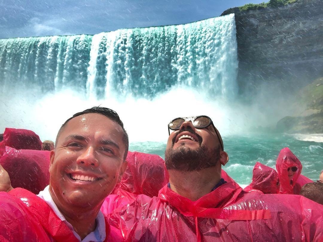 馬蹄瀑布前排觀景位……我們還帶上了自拍神器