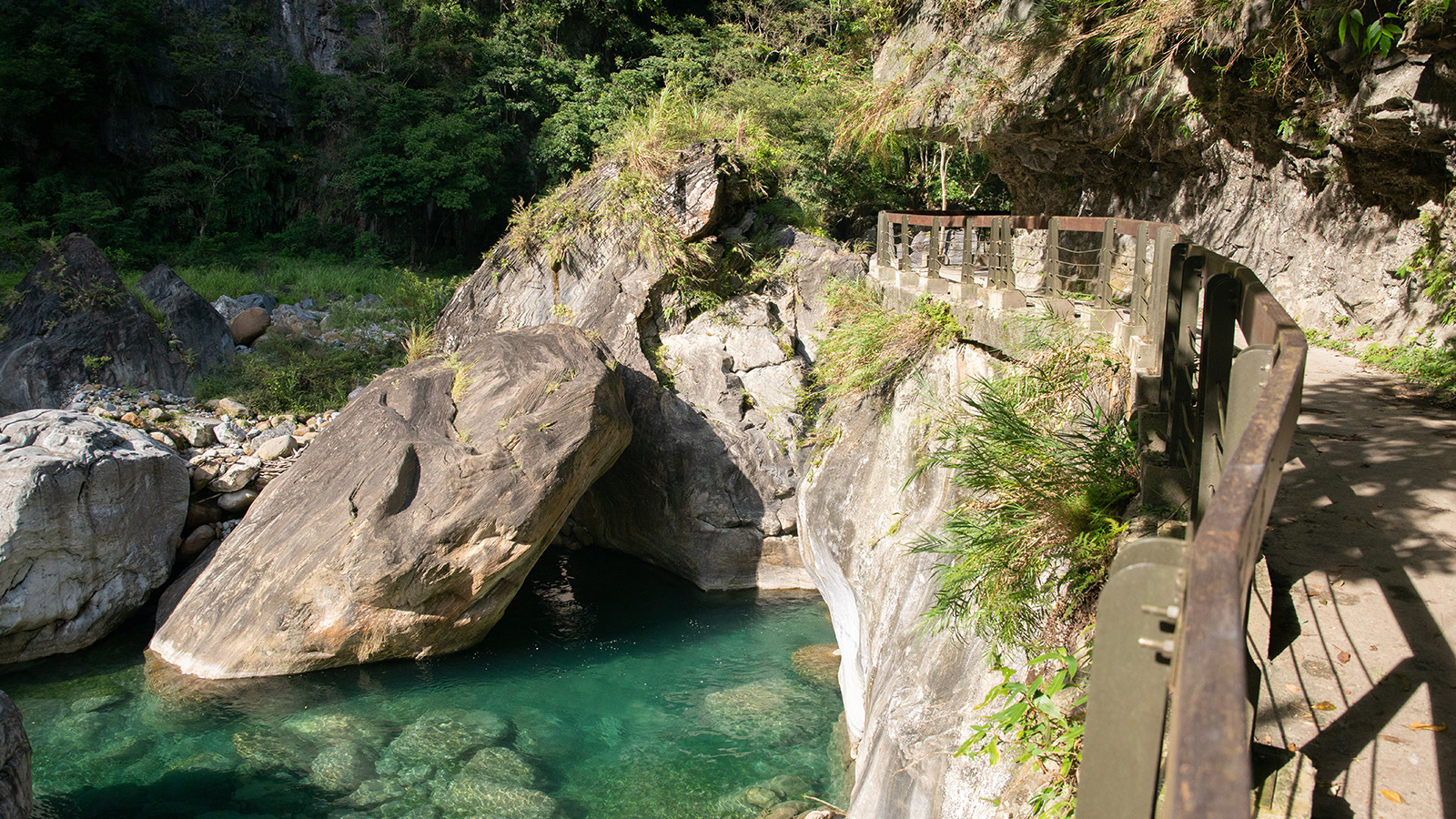 Hualien: Xiaozuilu - Xiaozuilu & Shakadang Trail Tour