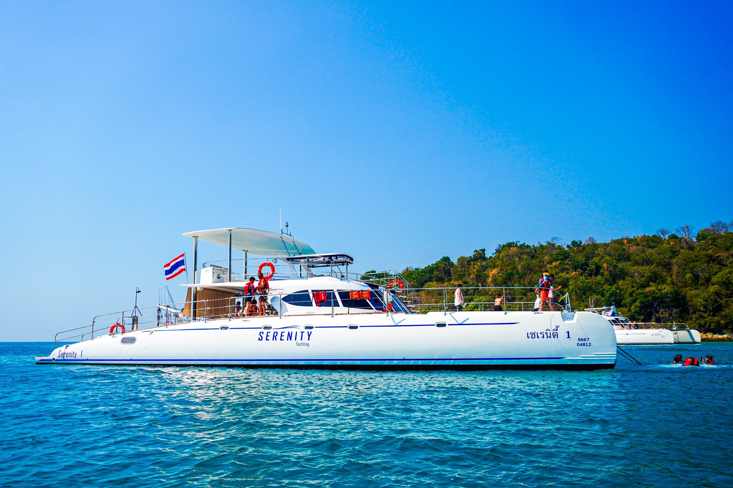 Pattaya Ko Phai & Koh Ped Full-Day Catamaran Tour