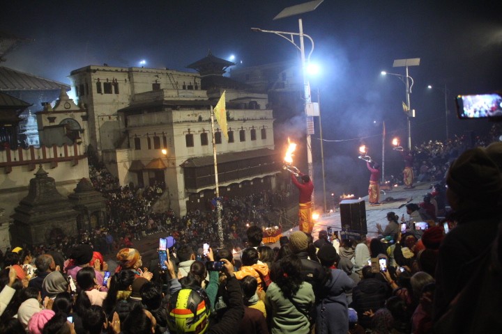 Evening Aarati Pooja Pashupatinath Temple Tour, Kathmandu