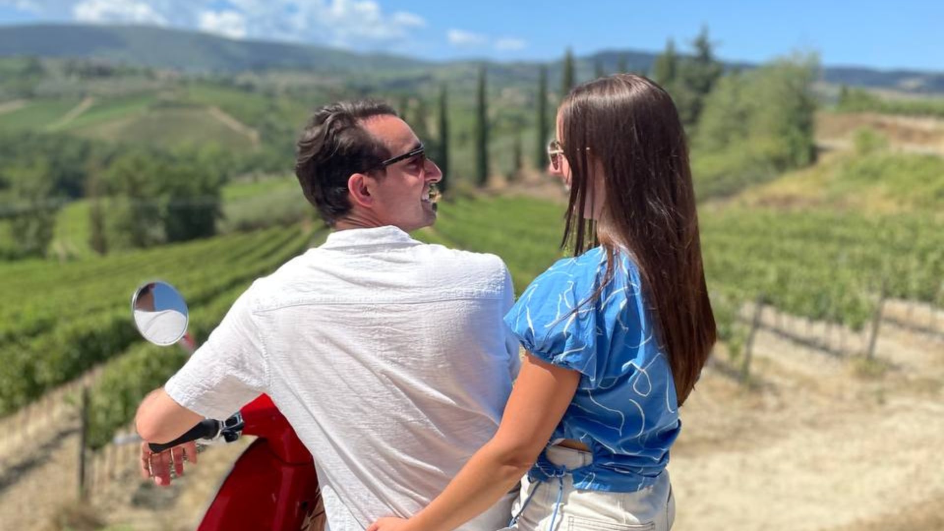 From Florence: Small-Group Tuscany Vespa Tour with Lunch & Wine