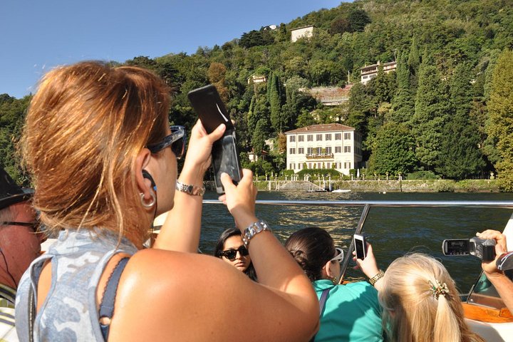 take pictures in lake como