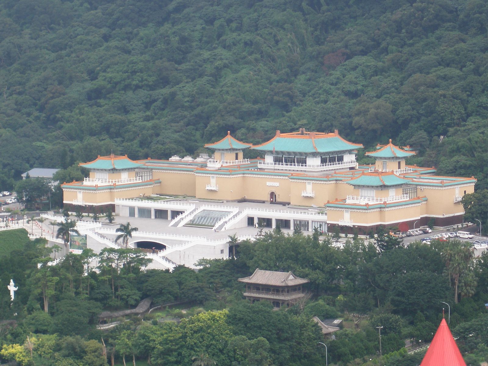 故宮博物院 半日ツアー (台北発 / 昼食付き)