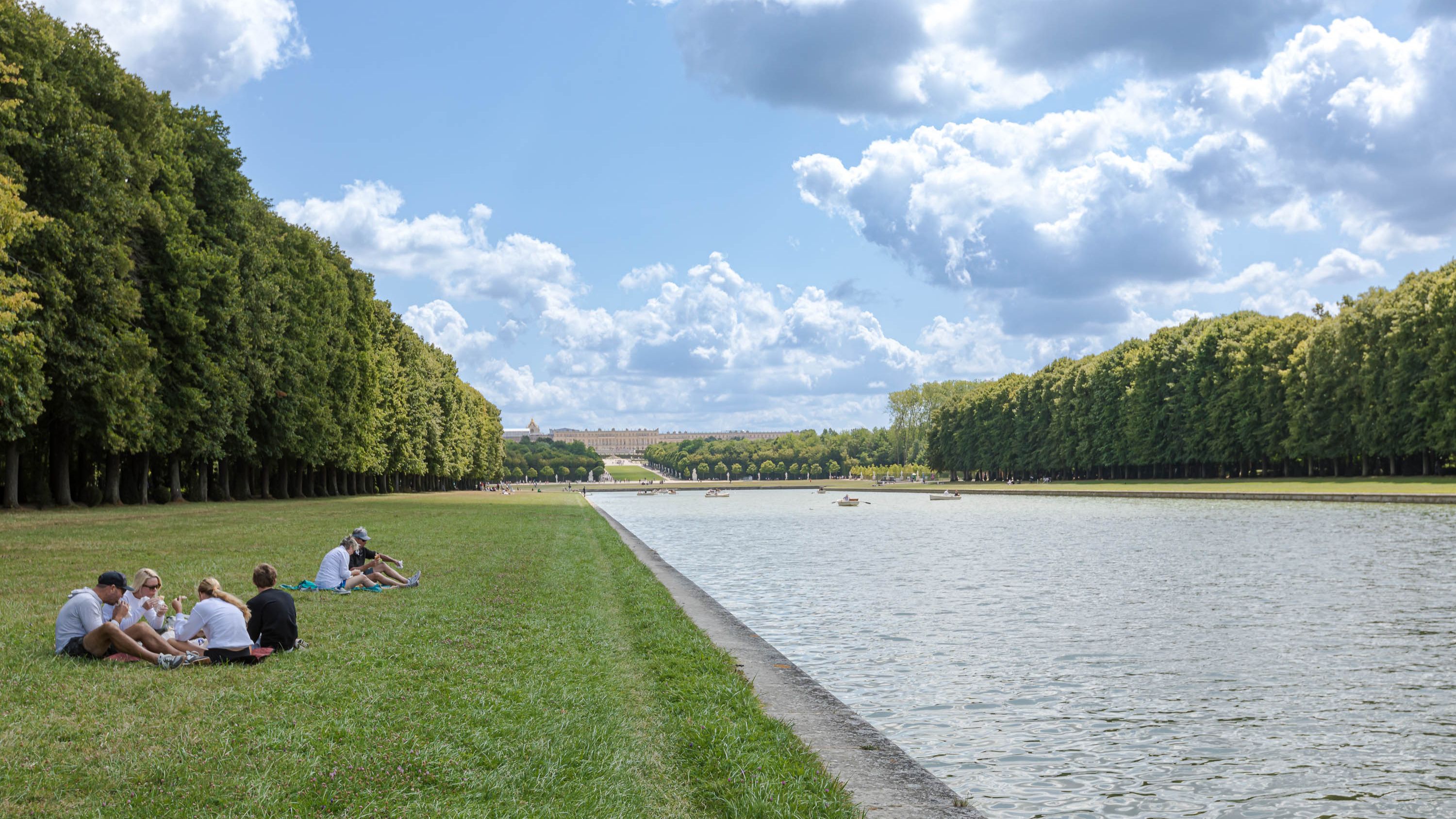 Versailles and Queen Hamlet E-bike tour in Paris