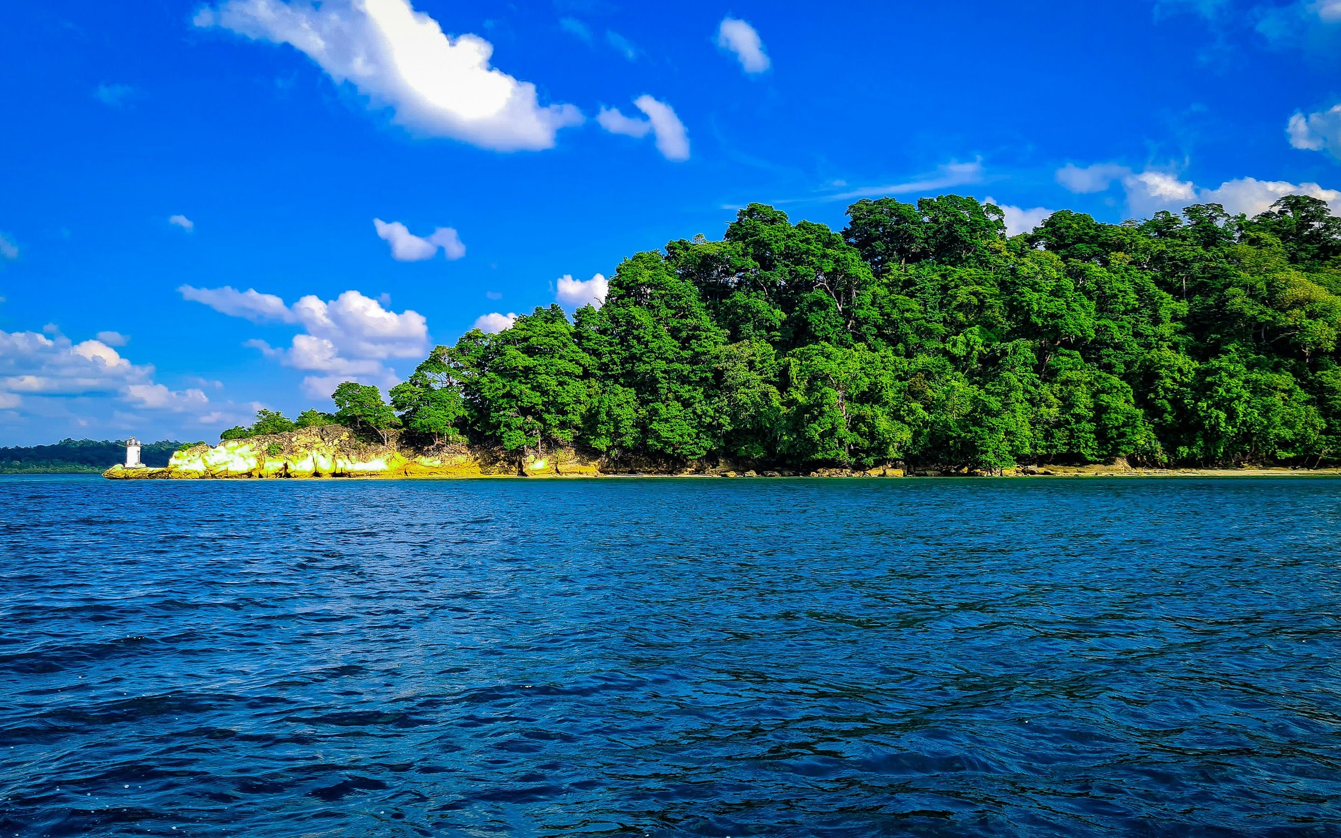 Port Blair: Havelock Island Day Trip with Ferry & Private Cab