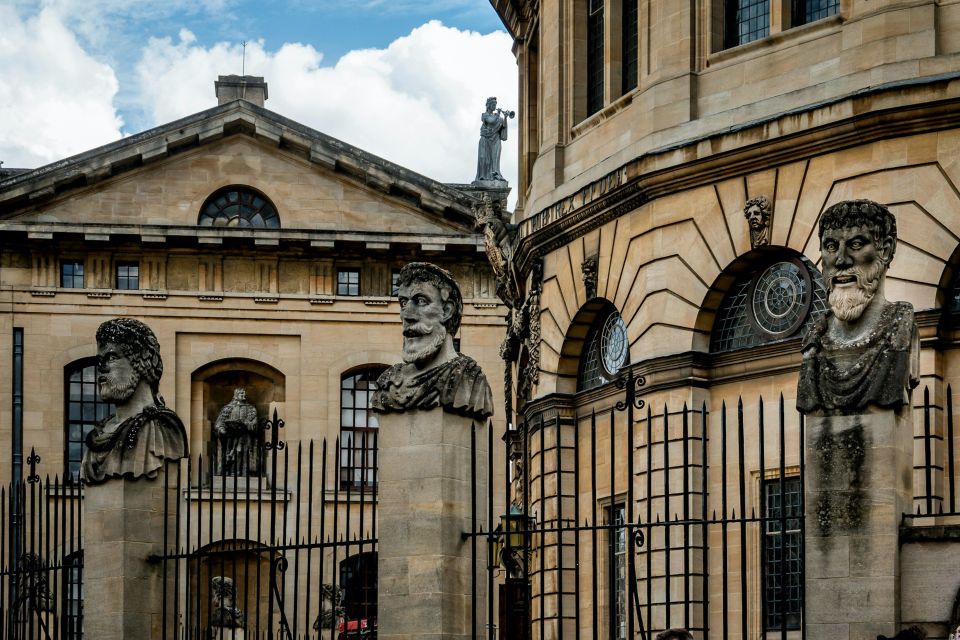 Oxford: Self-guided highlights walking tour with mobile app