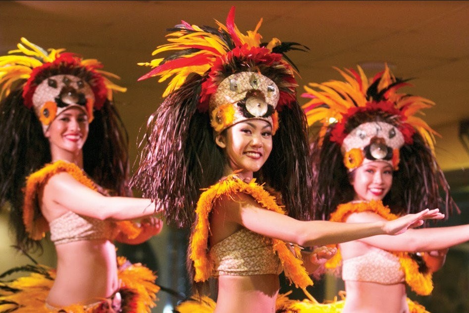 Star of Honolulu Sunset Dinner and Show Cruises in O'ahu