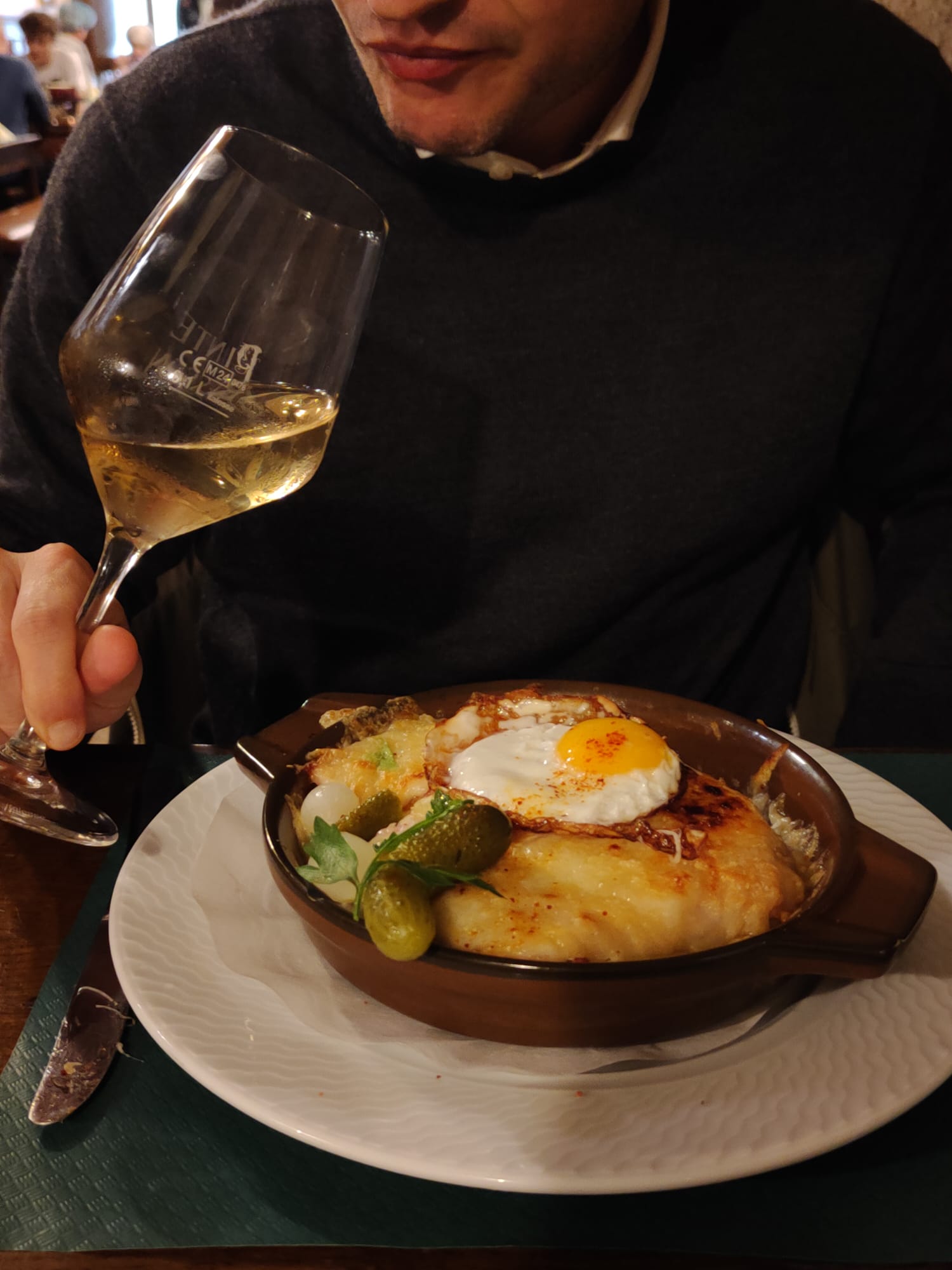 Lausanne Food Walking Tour with Full Meal