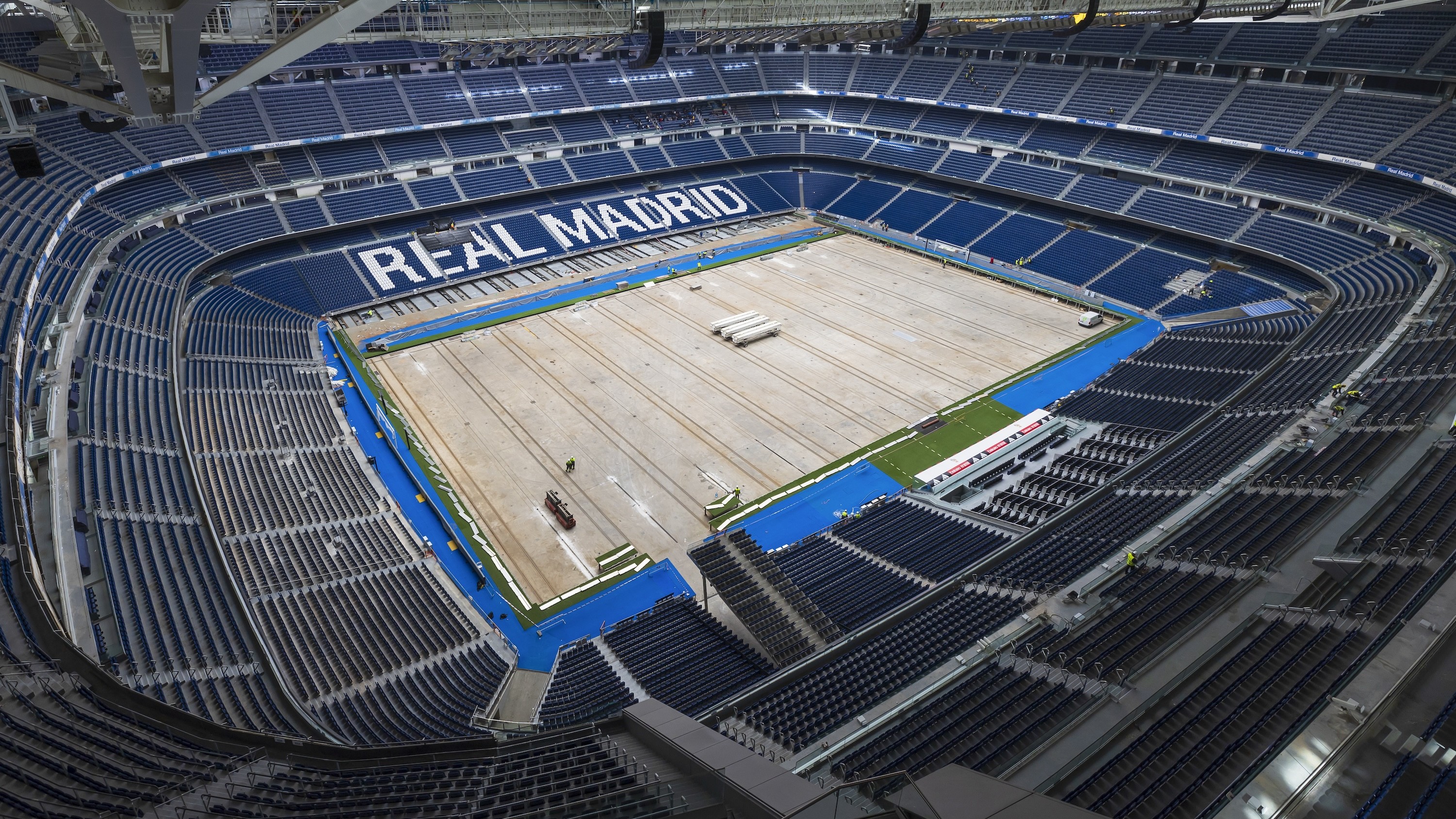 驚歎於廣闊的聖地亞哥·伯納烏球場(Santiago Bernabéu Stadium),這裡是足球夢想和傳奇誕生的地方 驚歎於廣闊的聖地亞哥·伯納烏球場(Santiago Bernabéu Stadium),這裡是足球夢想和傳奇誕生的地方