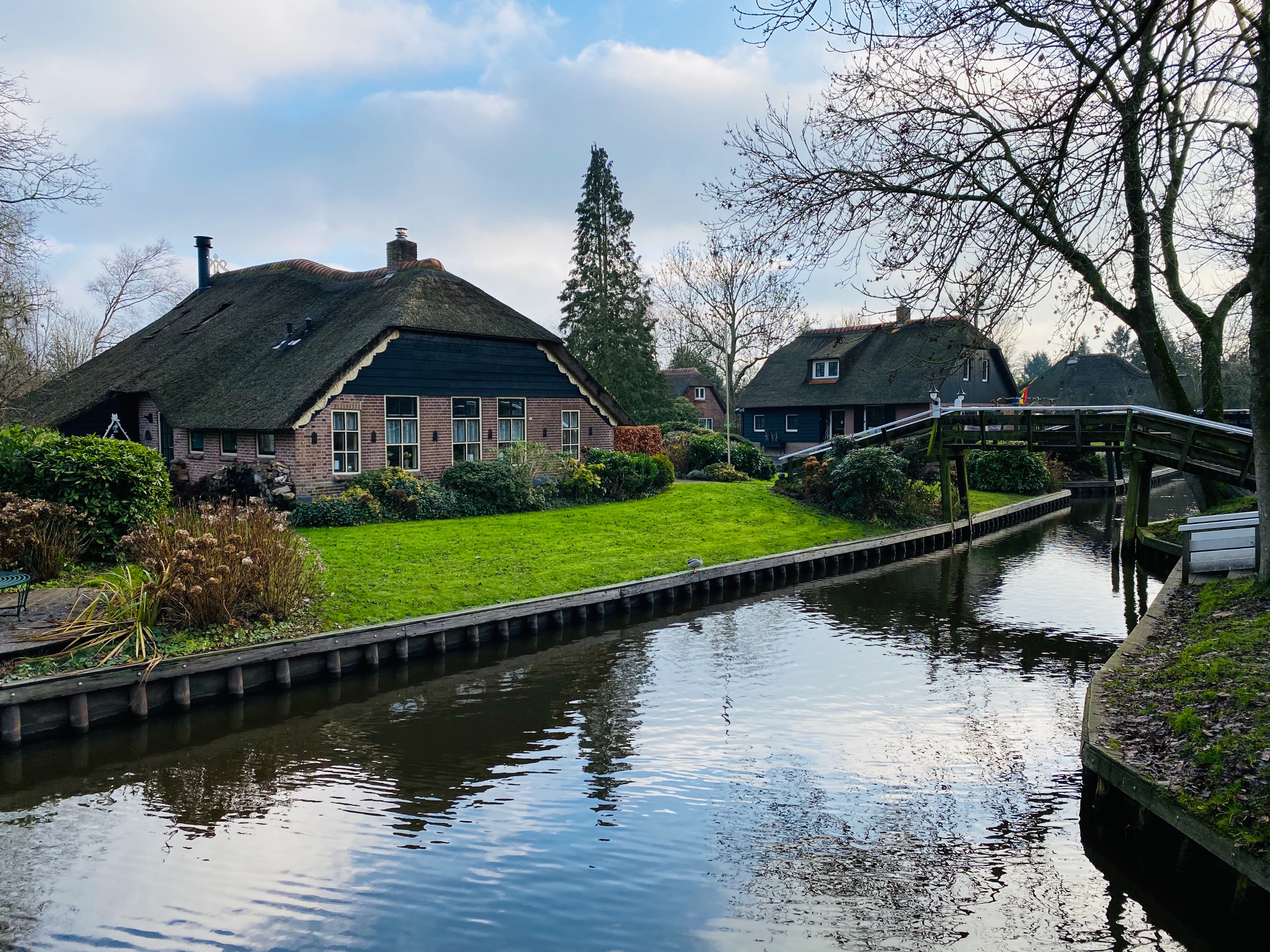 Giethoorn, Afsluitdijk, Zaanse Schans Day Tour Incl. Hotel Pick Up