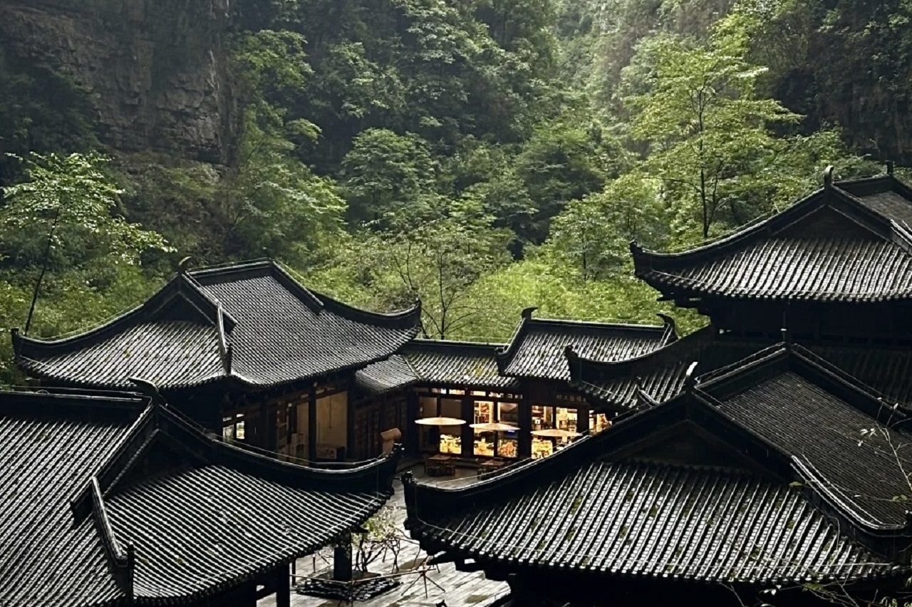 重慶武隆深度3日遊2-8人團（武隆天生三橋+仙女山森林公園+烏江古鎮+洪崖洞+重慶夜景必打卡地點+星級酒店）