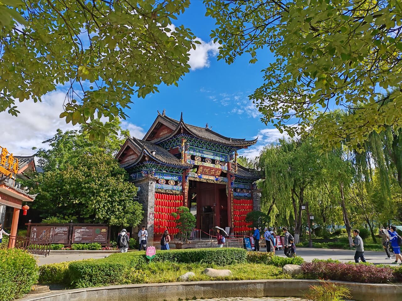 雲南昆明大理麗江六日拼團遊（中英雙語導遊+高端住宿+全程雲南特色餐+麗江古城+特色民族表演+玉龍雪山+甘海子+黑龍潭+昆明往返）