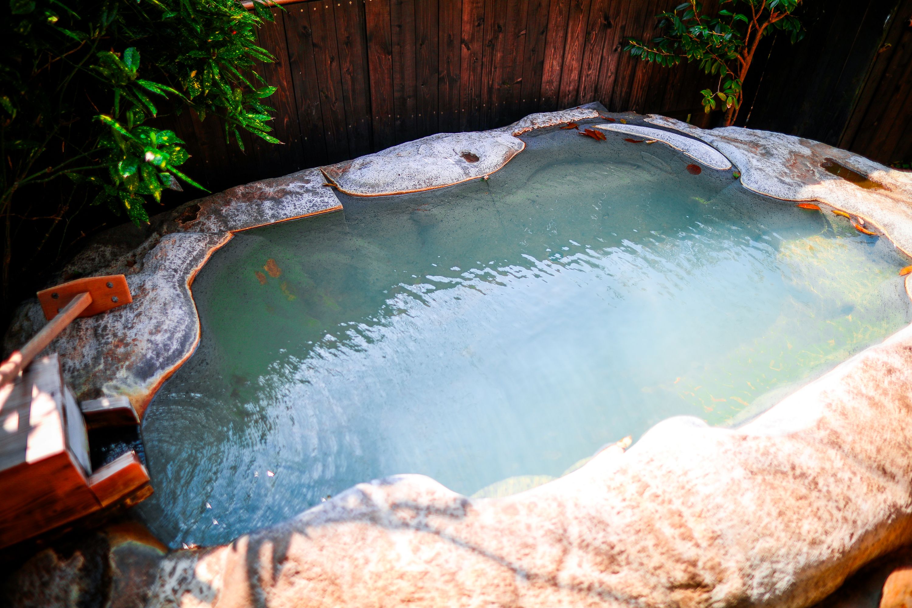 [10月-3月] 泡個溫泉浴，放鬆身心，消除累積的疲勞。