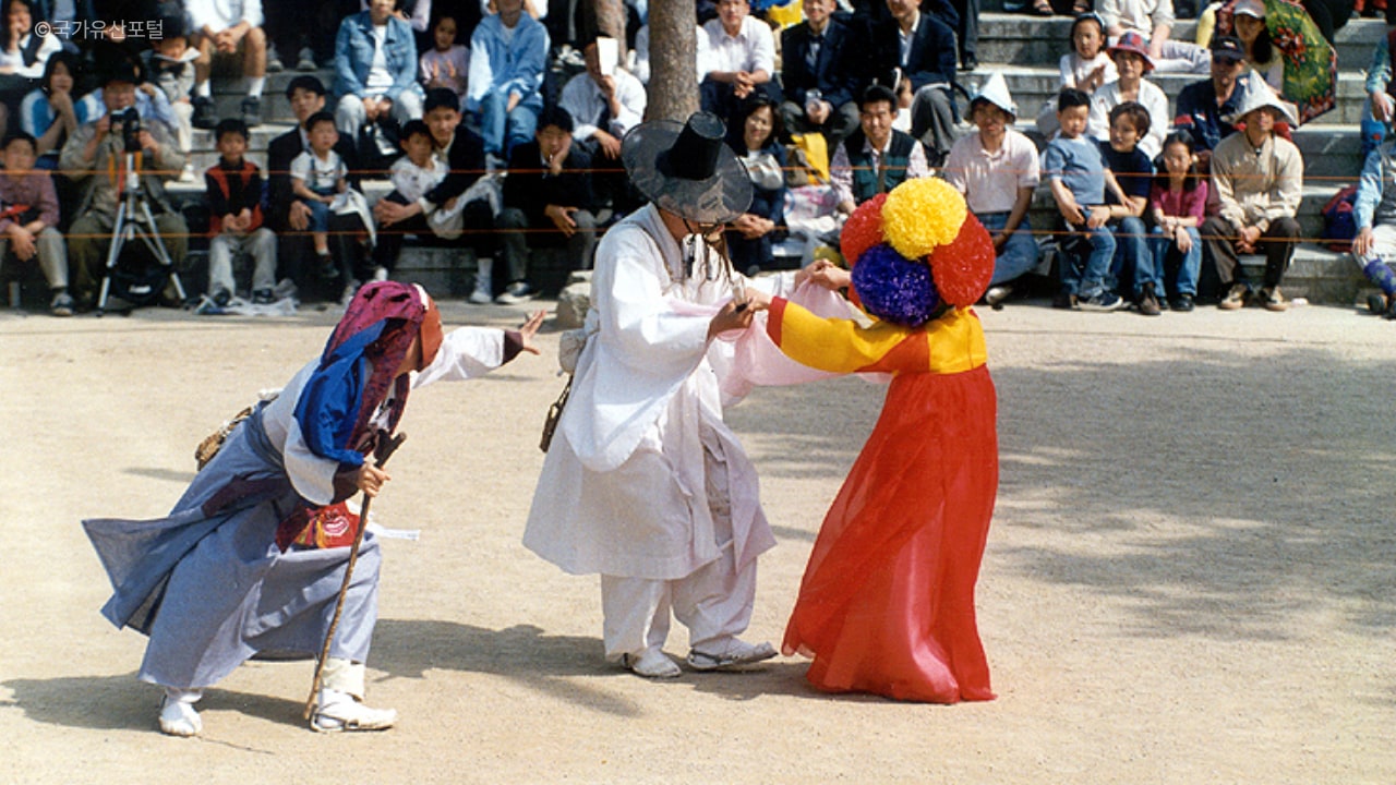 Busan Gupo Market & Gugak Center Cultural Experience