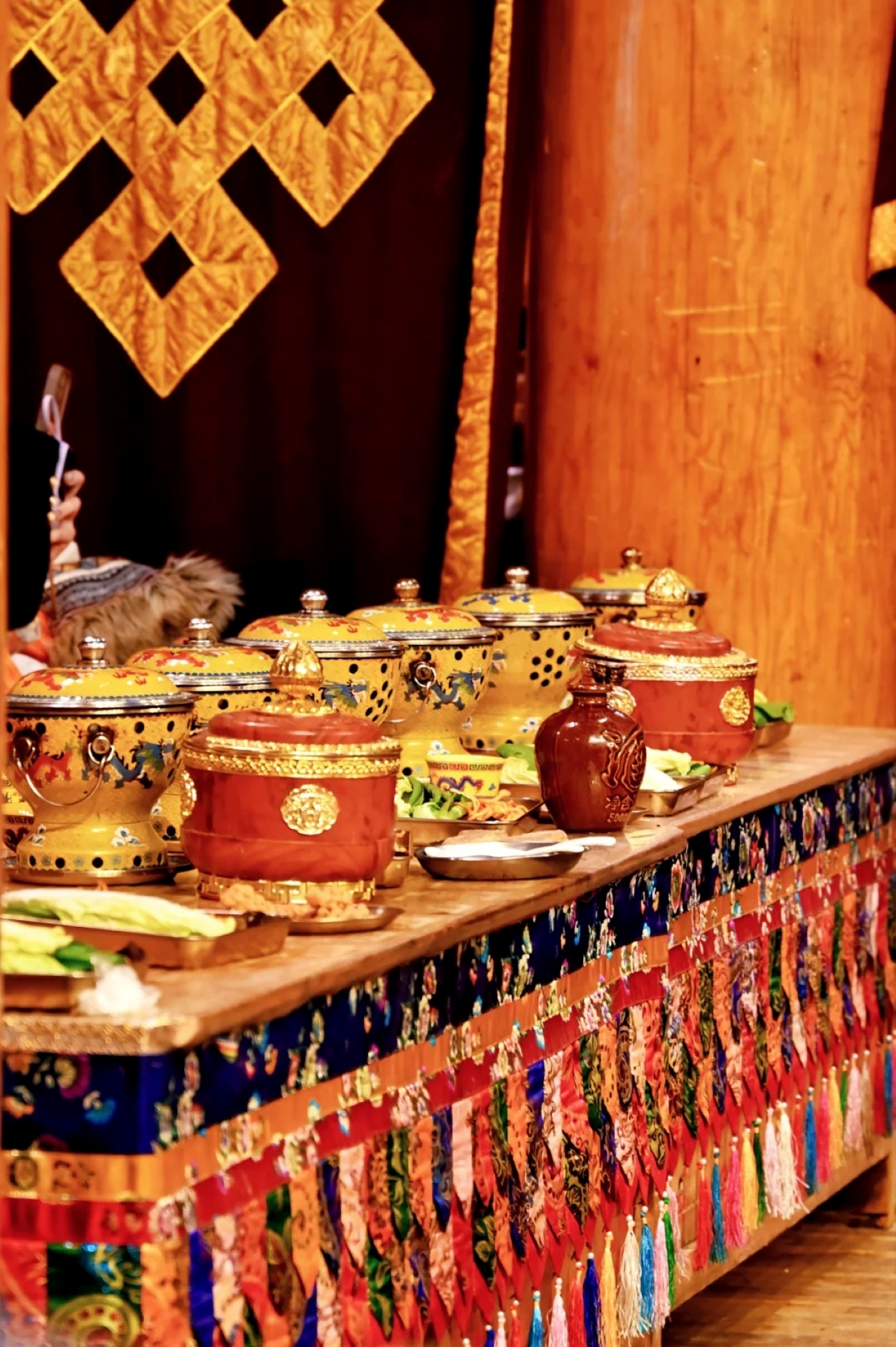 Feel the charm of intangible cultural heritage art