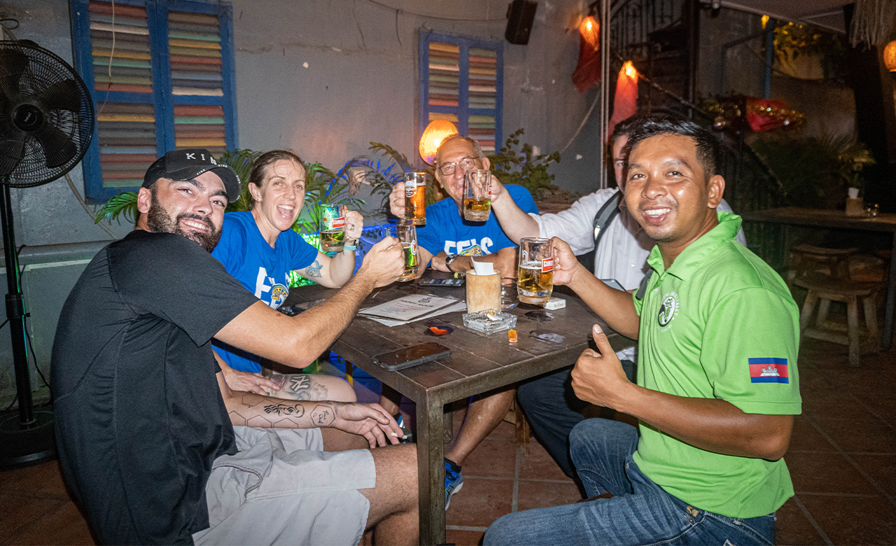 金邊市 Vespa 之旅和河上遊船（含飲料）