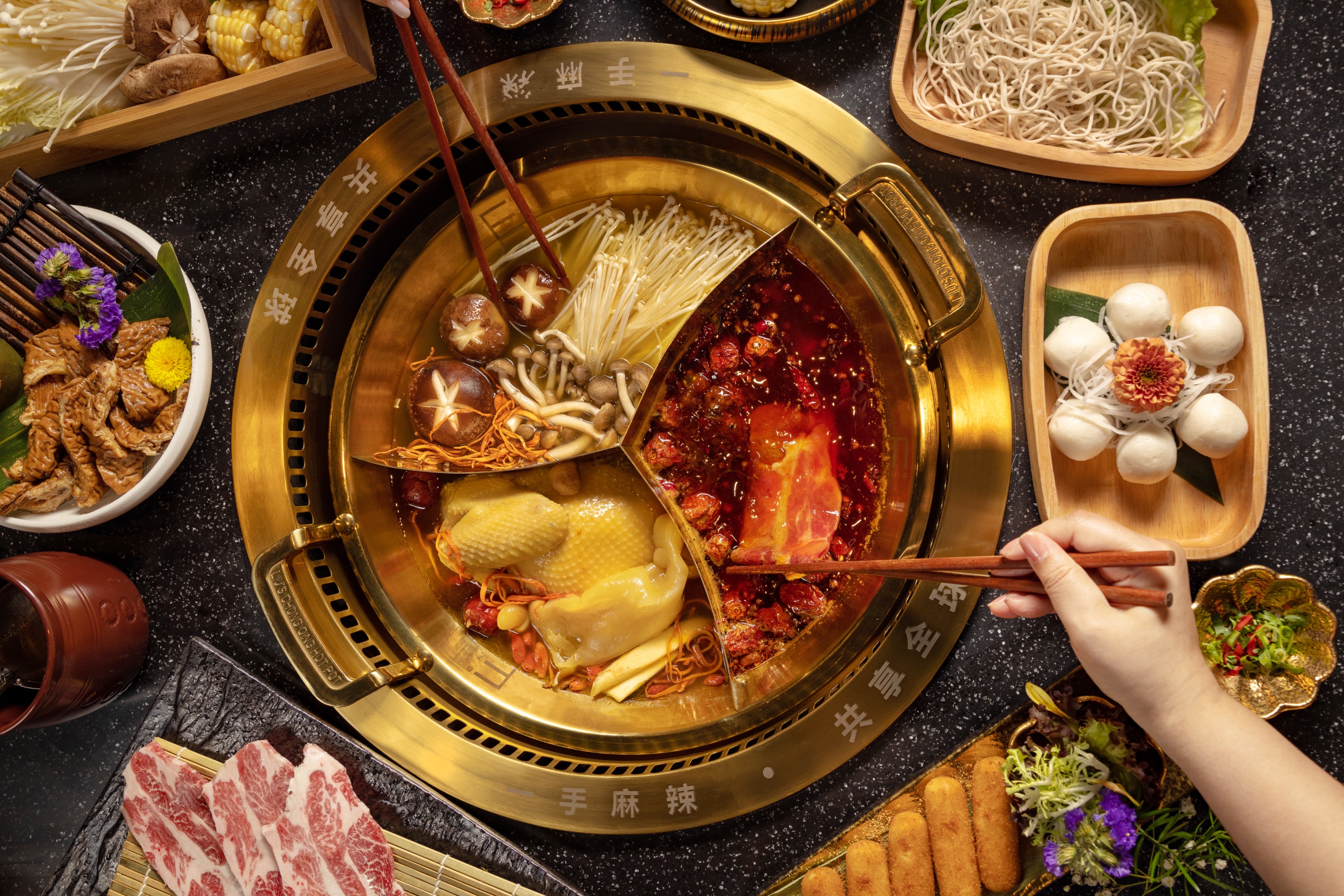 【Exclusive 50% discount】Liu‘s Chong Qing Hot Pot | Dinner Hot Pot Set for 2-4 Persons | Causeway Bay