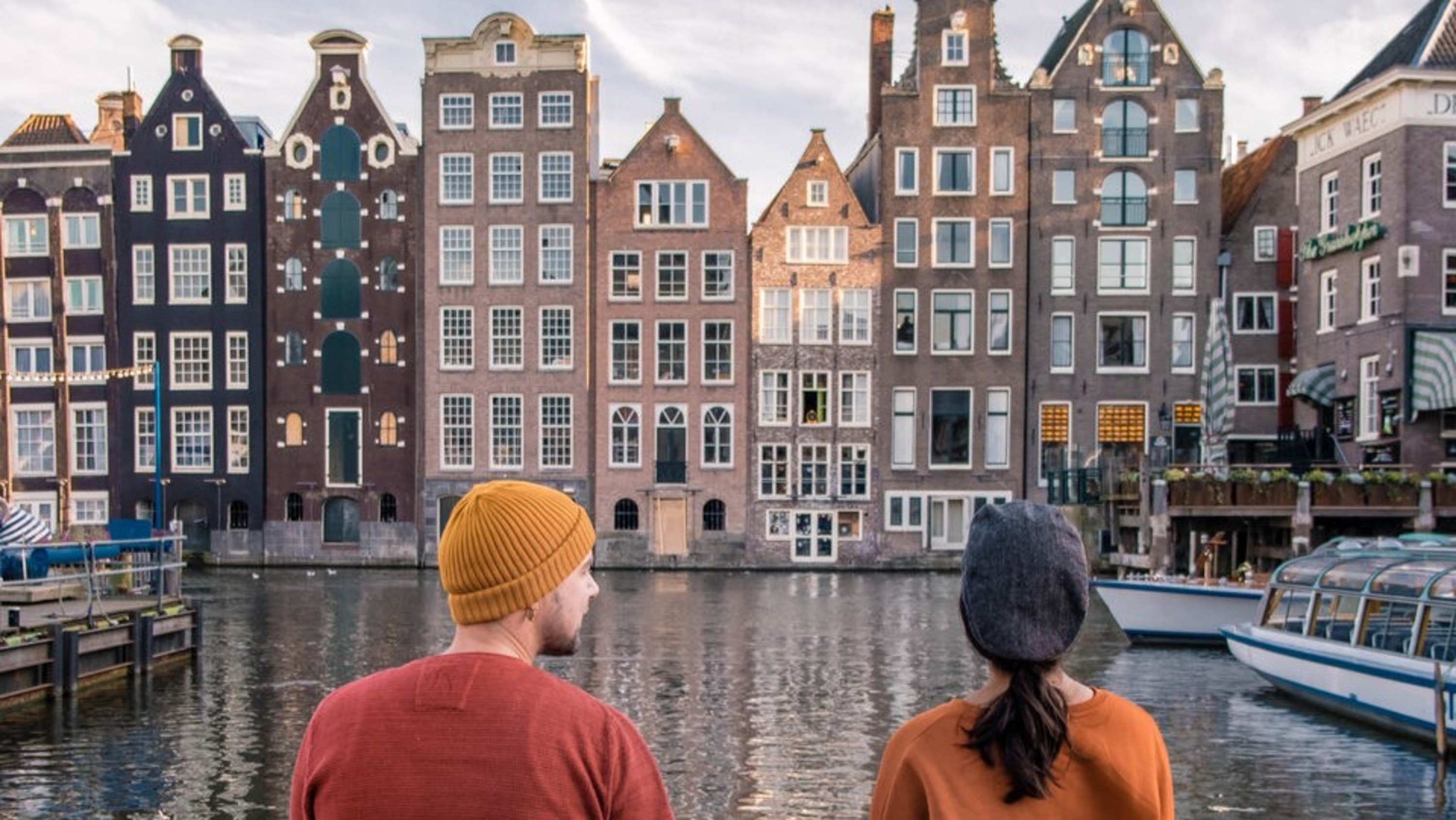 Choose from over 45 attractions and discover Amsterdam at your own pace with flexibility!