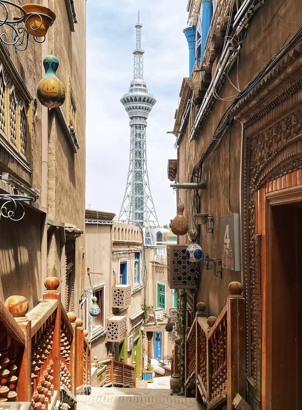 喀什古城天台旅拍-做一天西域在逃公主(含1套民族服飾+精修3張);無人機航拍燃爆朋友圈,留存美好瞬間 喀什古城天台旅拍-做一天西域在逃公主(含1套民族服飾+精修3張);無人機航拍燃爆朋友圈,留存美好瞬間